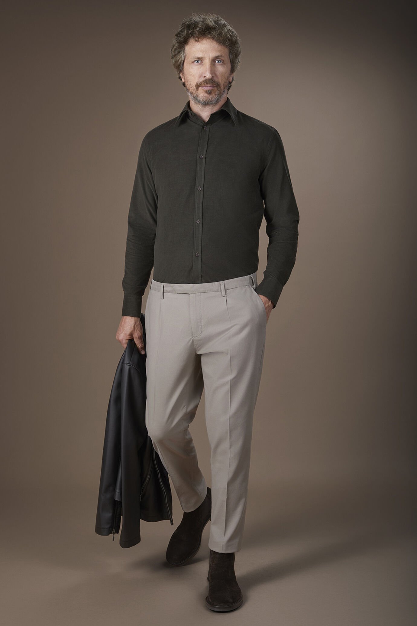 Camicia uomo casual 100% cotone tessuto velluto 1000 righe tinta unita image number 1