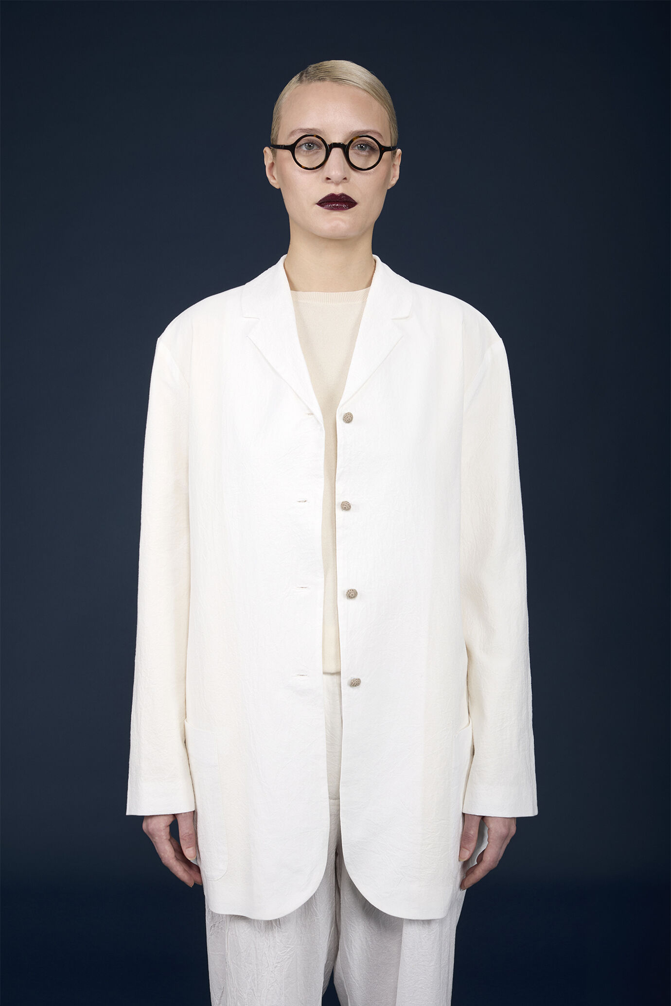 Veste femme à boutonnage simple en coton avec effet froissé et boutons en macramé image number 1