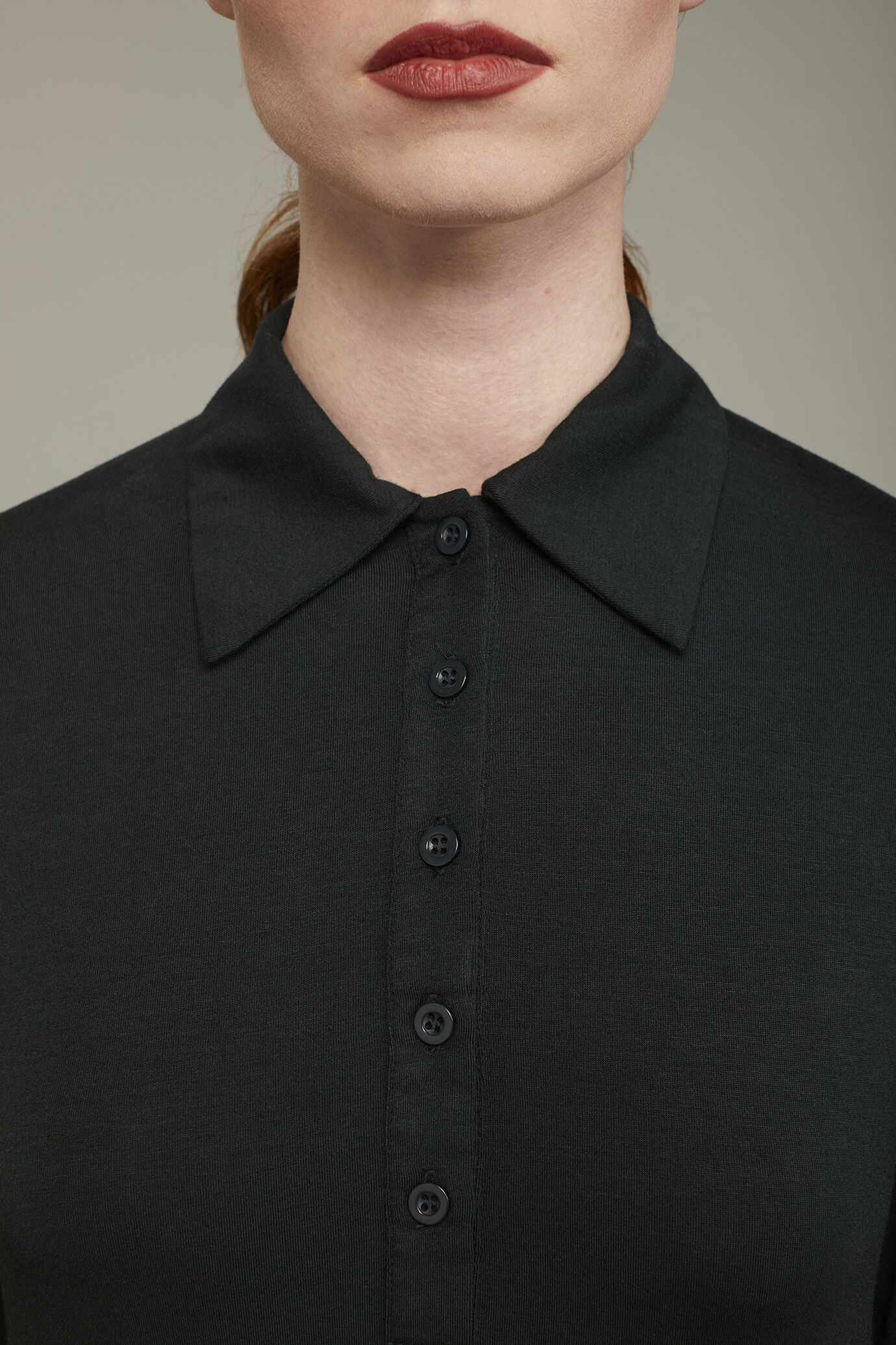 Langärmeliges Damen-Poloshirt aus einfarbigem Baumwolljersey image number 3
