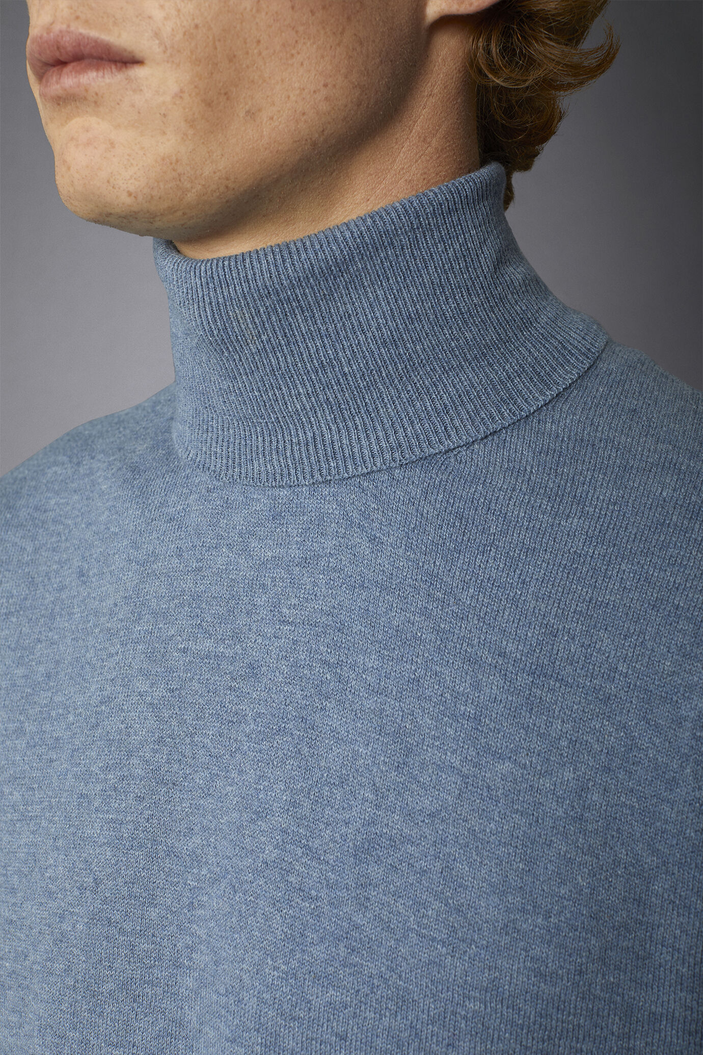 Men's wool and cotton turtleneck sweater image number 2
