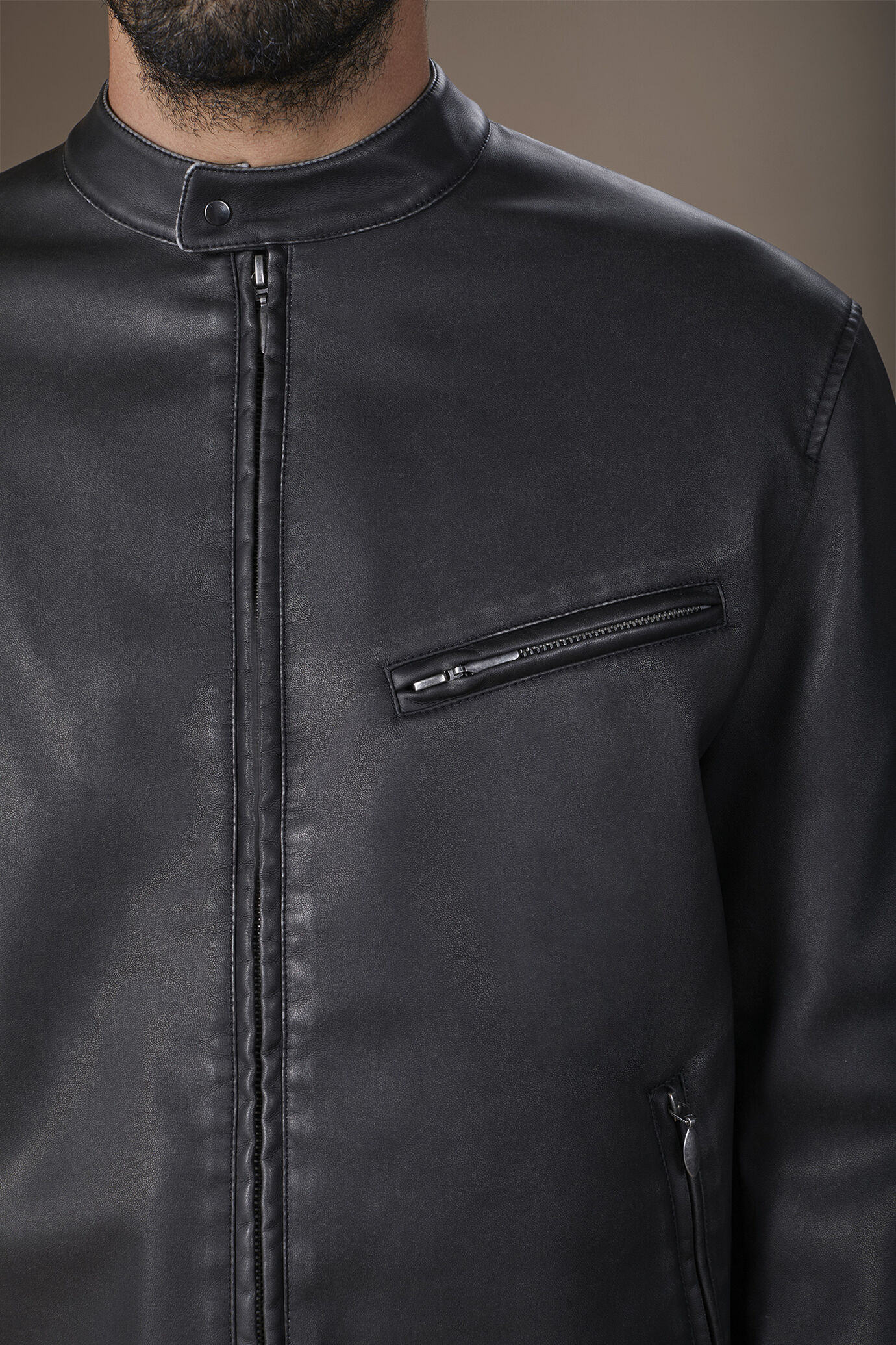Herren-Bikerjacke aus Kunstleder mit Koreanischem Kragen reguläre Passform image number 3