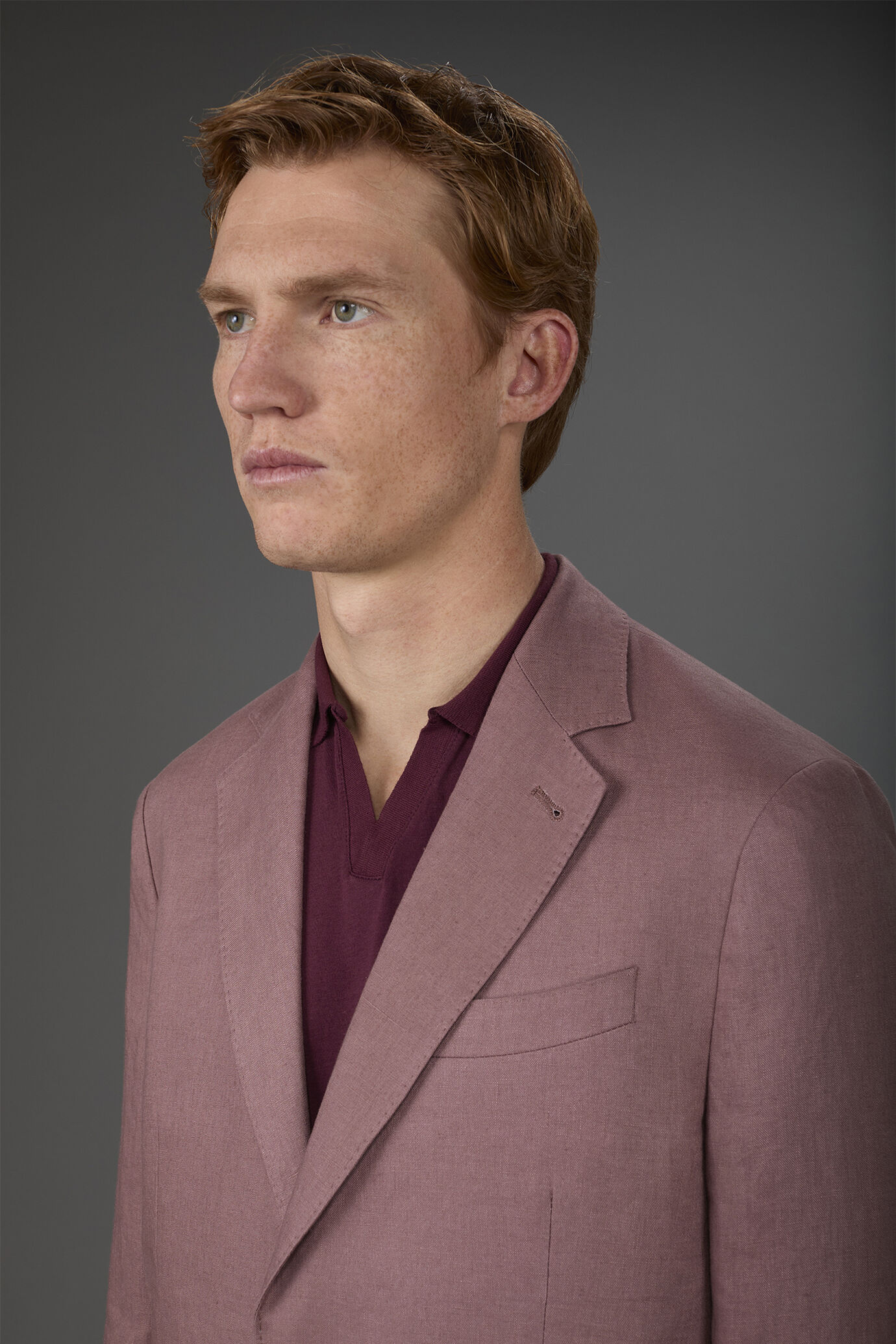Single-breasted men's suit with flat front trousers, in 100% linen with a washed effect image number 2