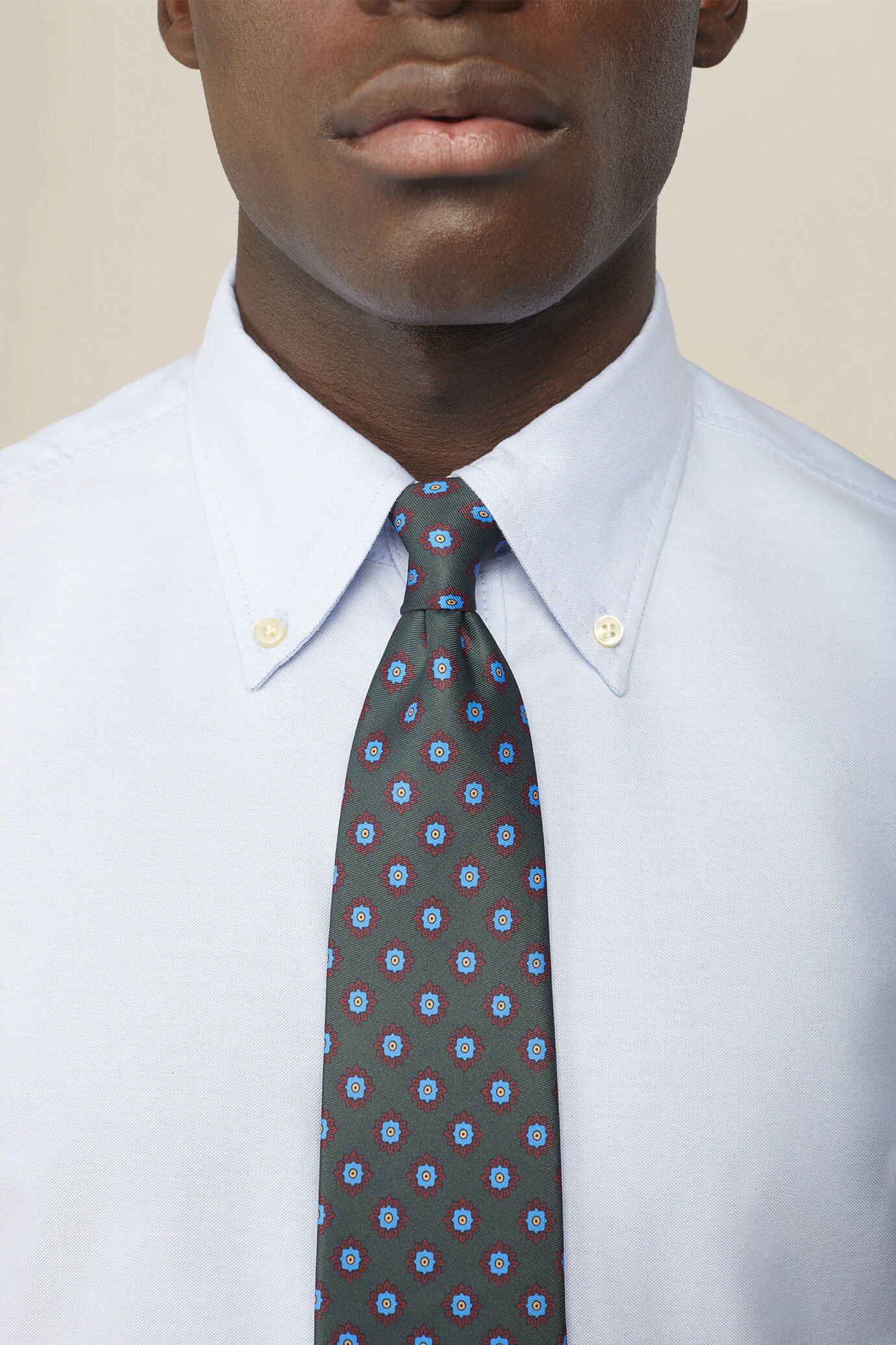 Herrenhemd aus 100 % Baumwolle Oxford, einfarbig, mit Button-Down-Kragen image number 2