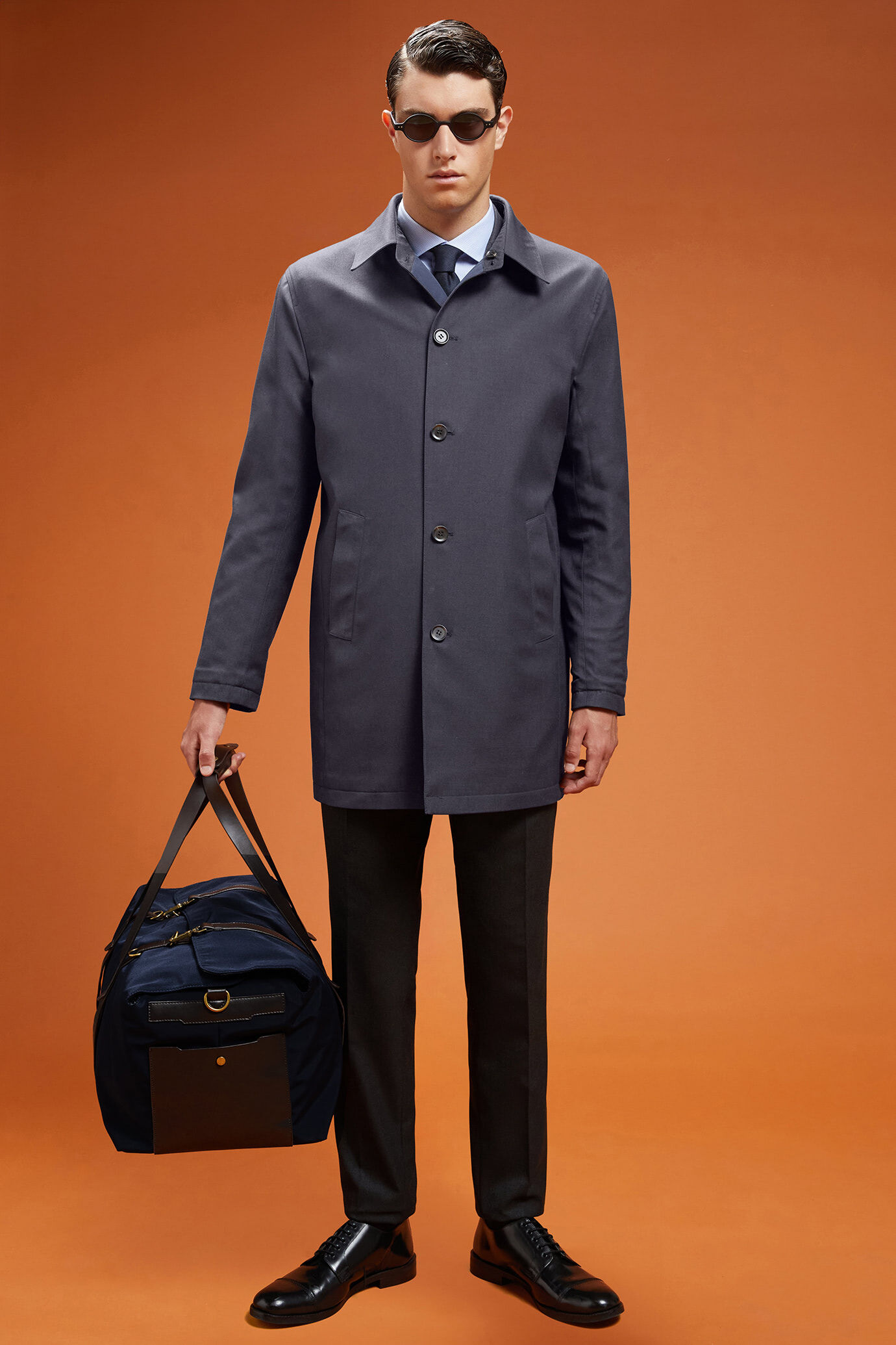 Men's regular fit reversible raincoat in a wool blend/technical fabric image number 1