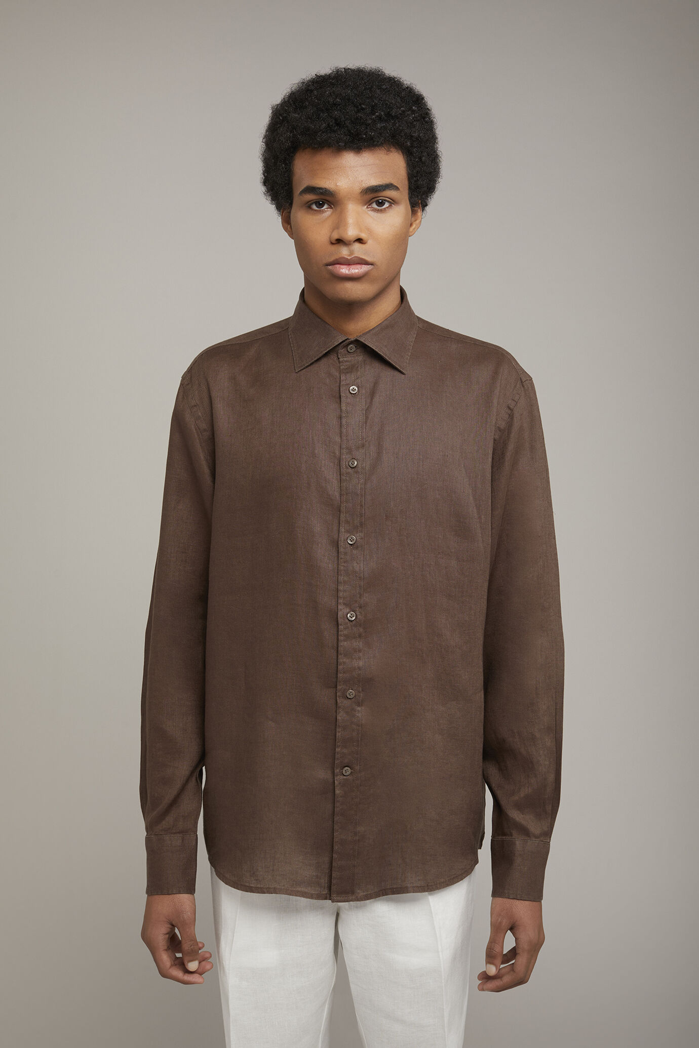 Herren-Freizeithemd mit klassischem Kragen aus 100 % Leinen in bequemer Passform image number 2