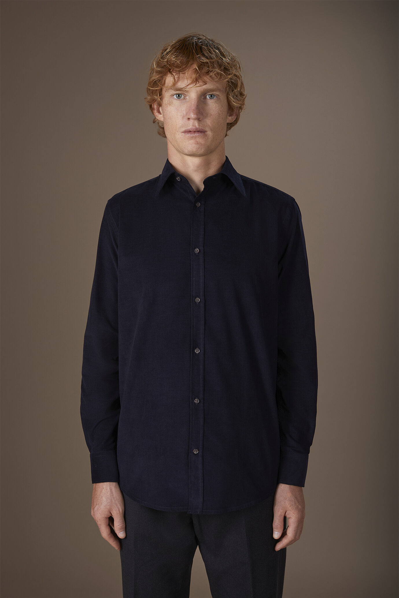 Camicia uomo casual 100% cotone tessuto velluto 1000 righe tinta unita image number 0