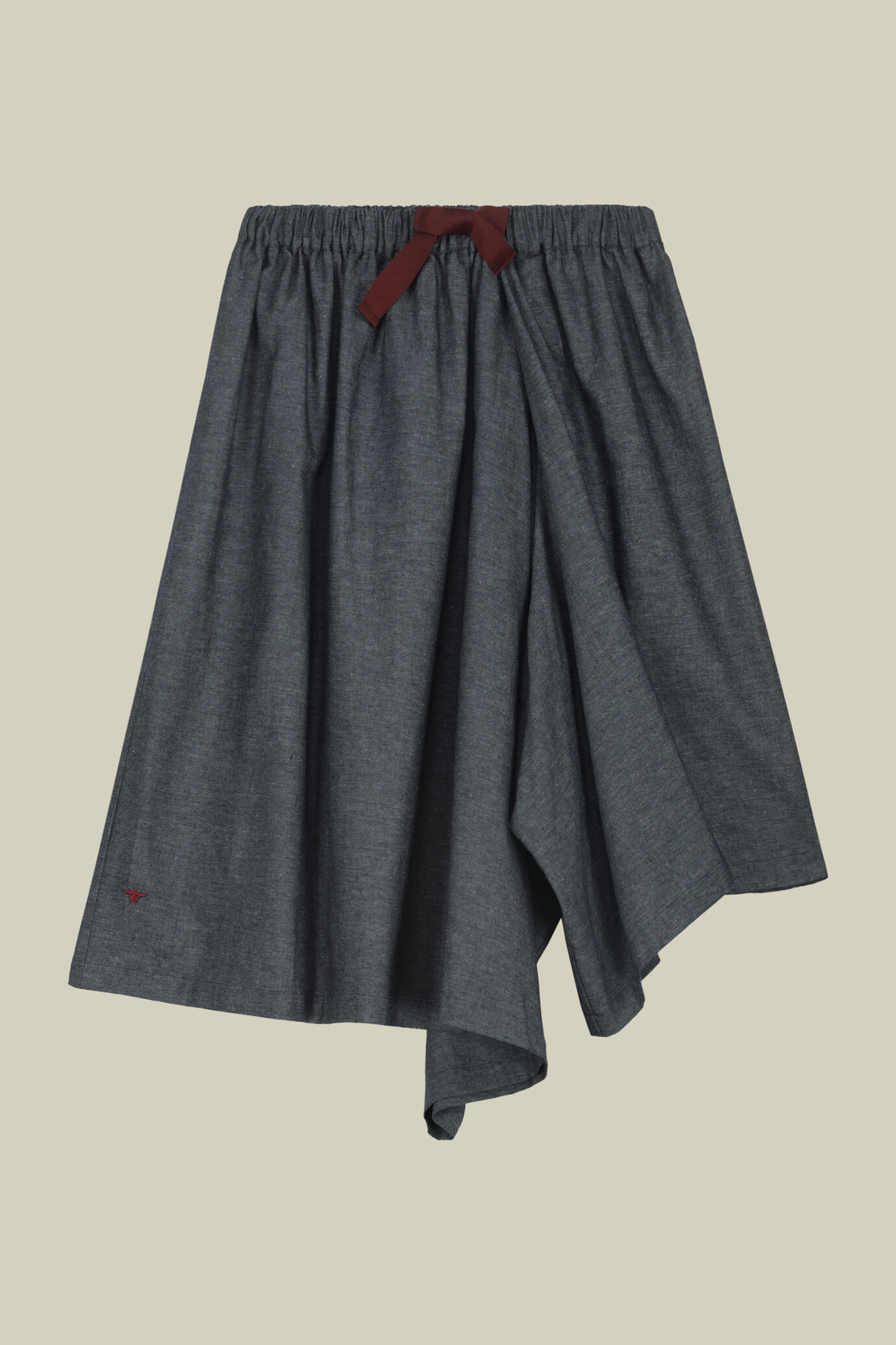 Bermuda skirt with a wide and soft line in linen and cotton