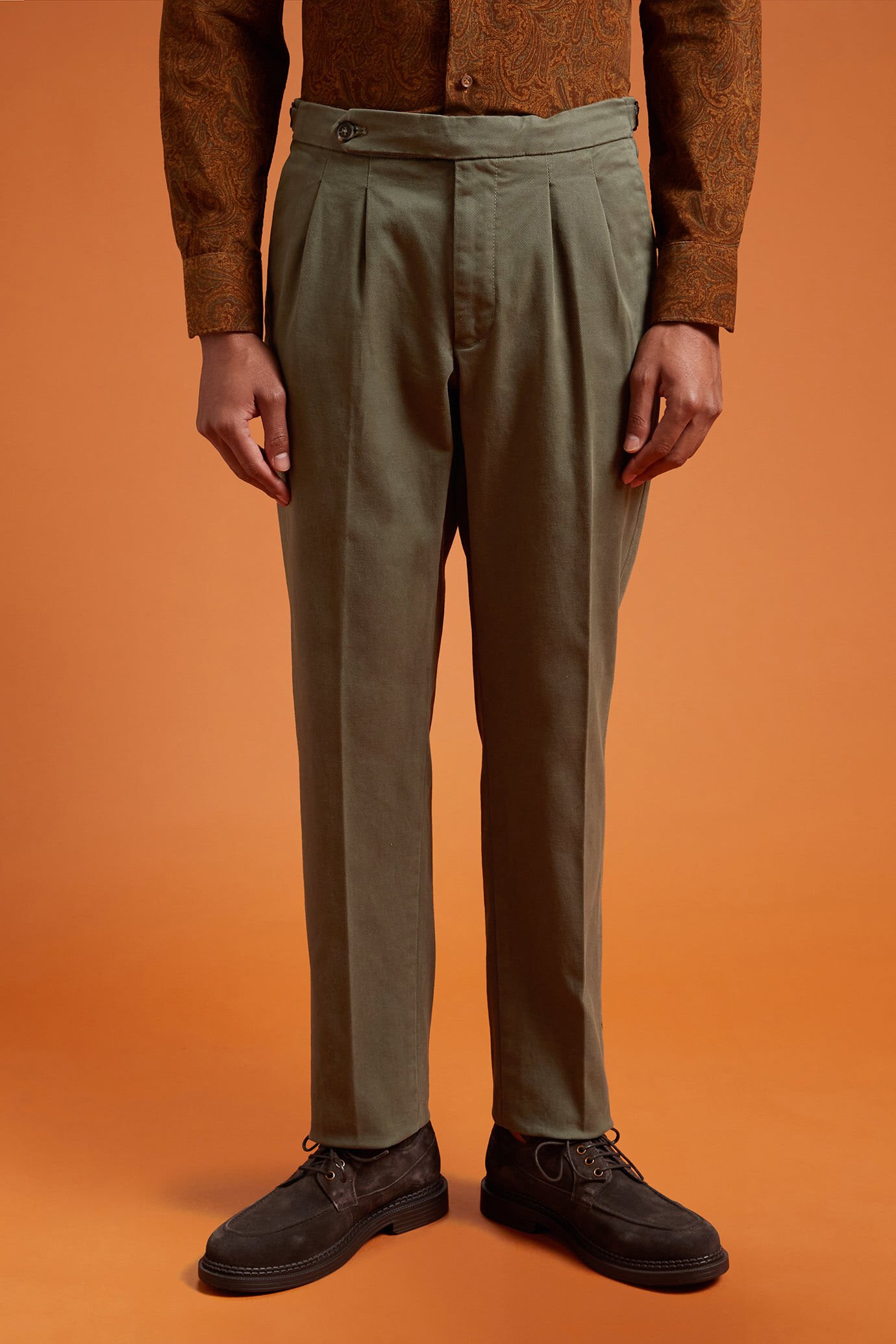 Men's regular fit double pleat trousers in bul twill fabric image number 1
