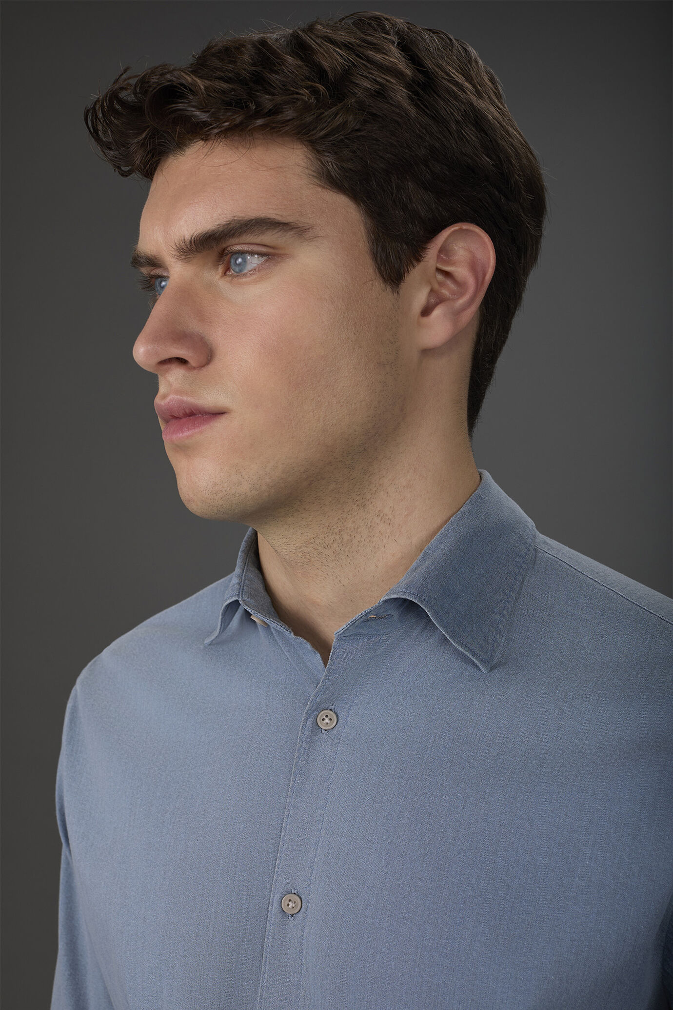 Camicia uomo casual collo francese tessuto chambray leggermente stretch