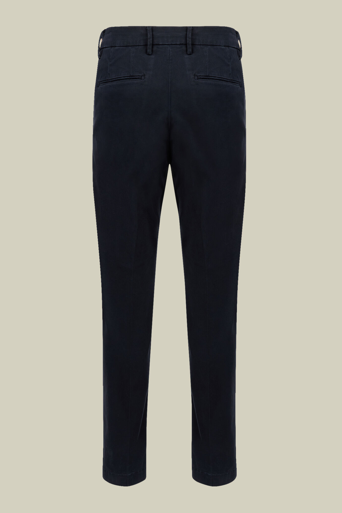 Men's classic twill chinos in a perfect fit