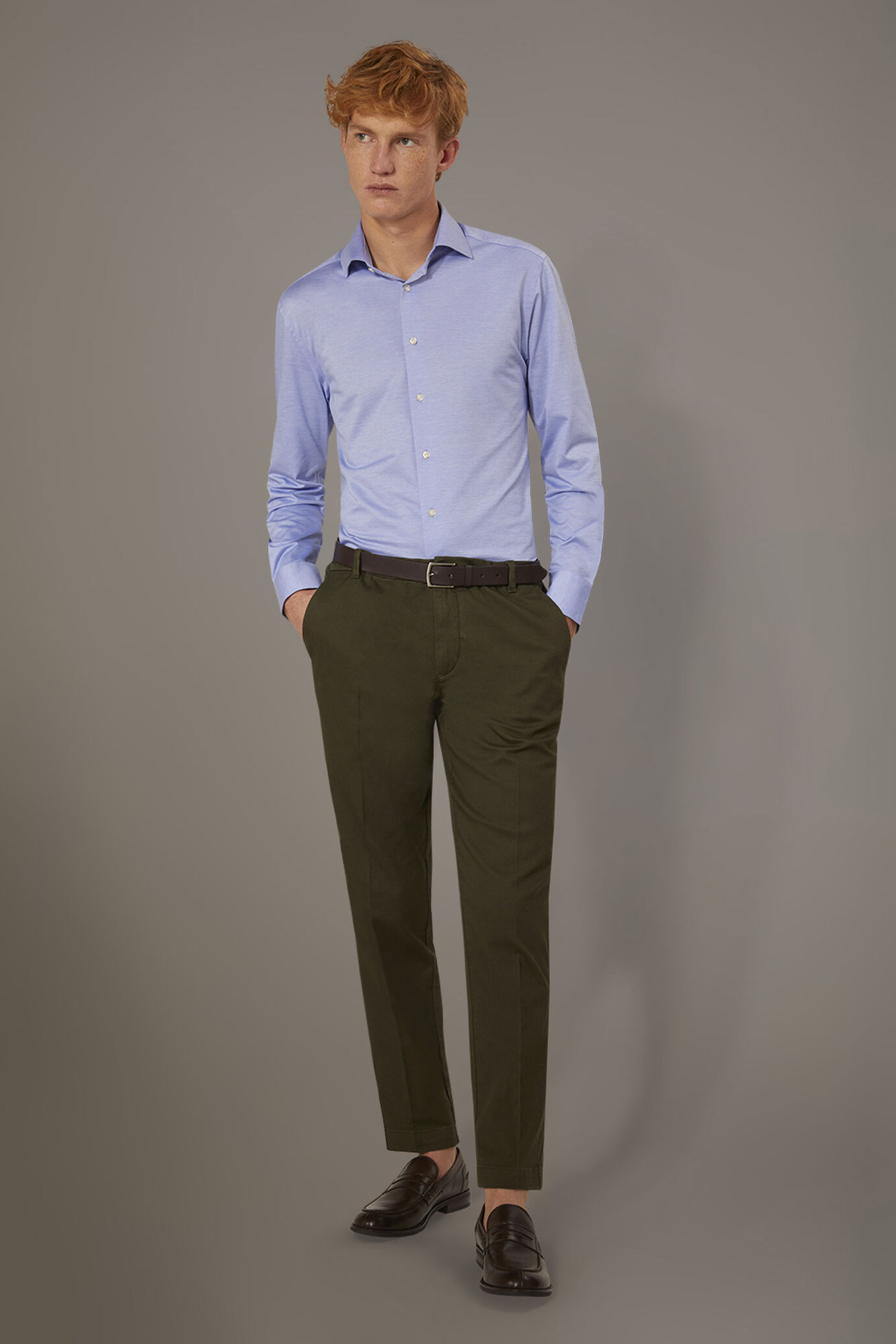 Chino-Hose in normaler Passform aus robustem Stoff image number 1