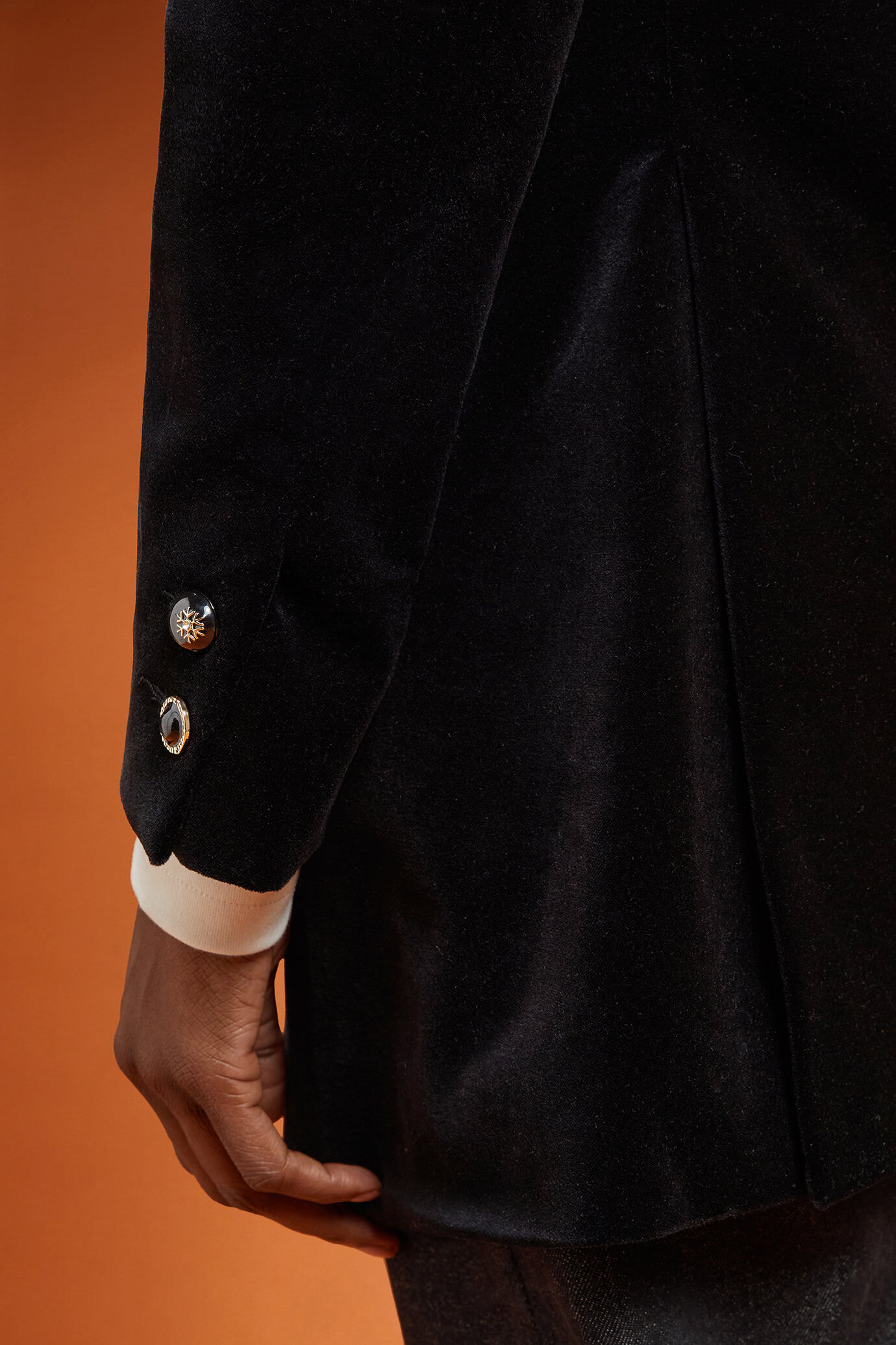 Women's slim fit jacket in smooth velvet with jewelled buttons image number 2