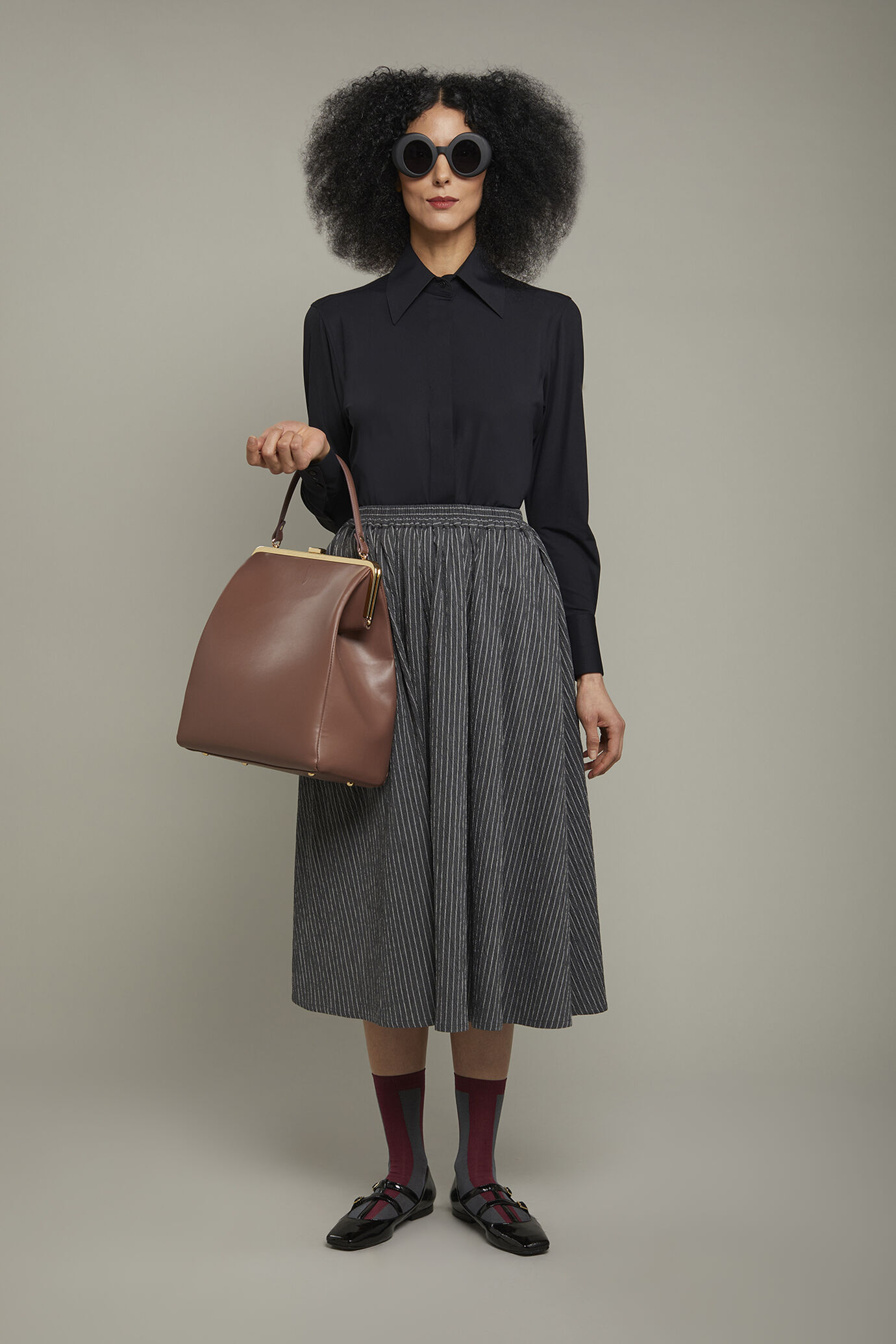 Women’s classic solid color shirt image number 0