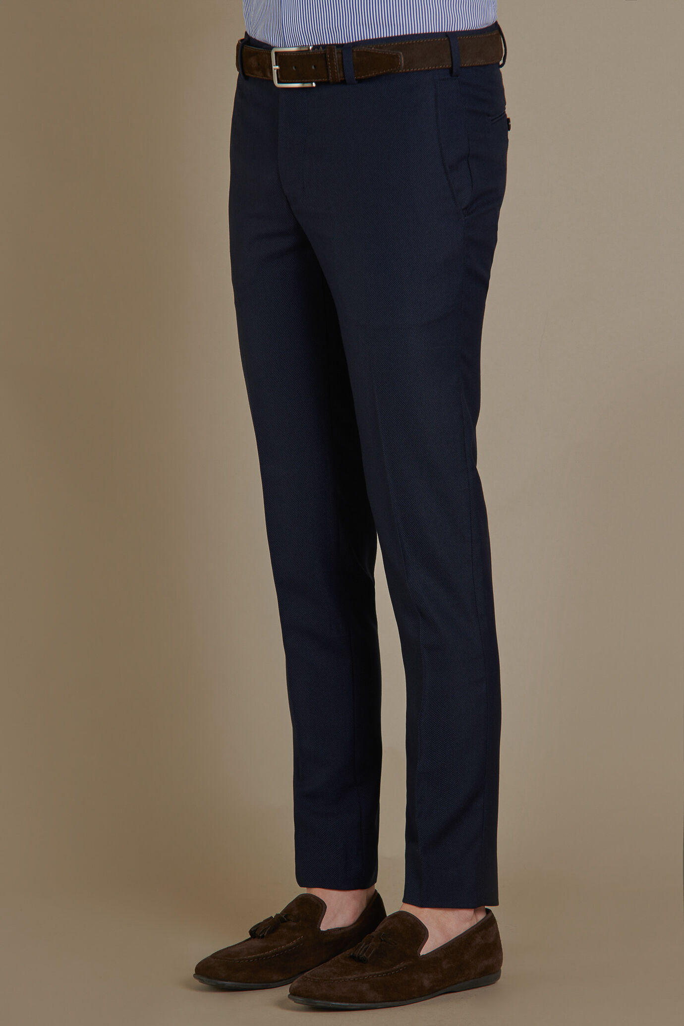 Abito monopetto con rever classico image number 4