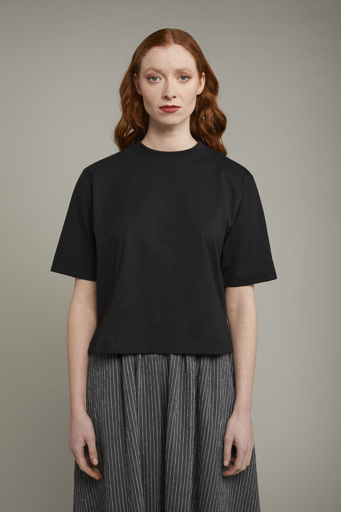 Damen-T-Shirt mit Rundhalsausschnitt aus 100 % Baumwolle in normaler Passform image number 2