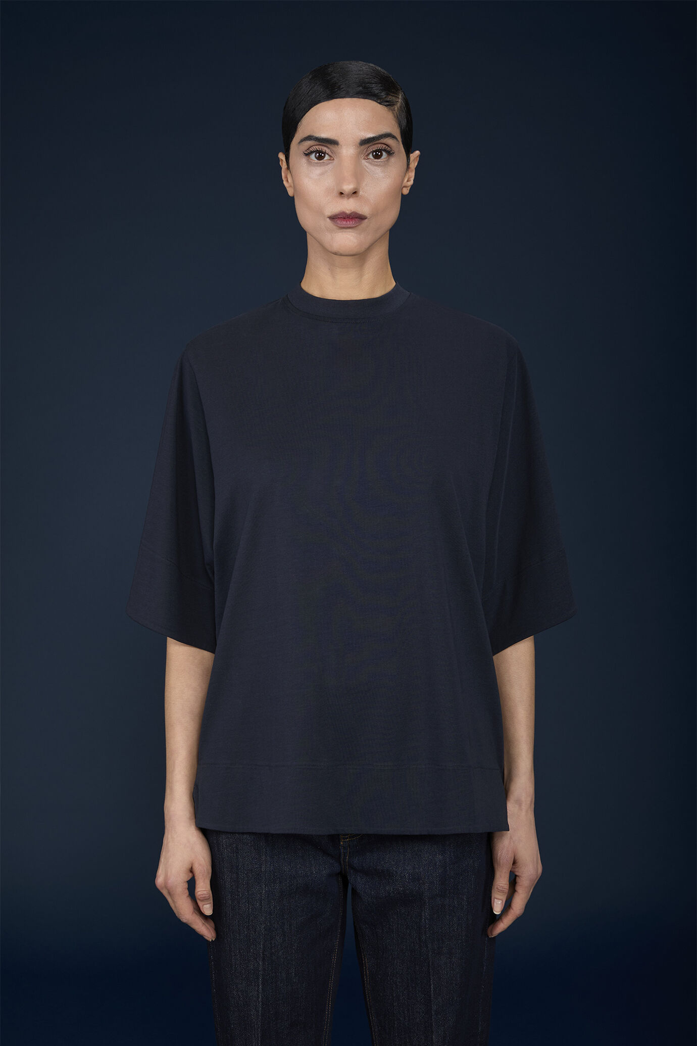 T-shirt donna oversized manica tre quarti e spacchi sul fondo image number 1