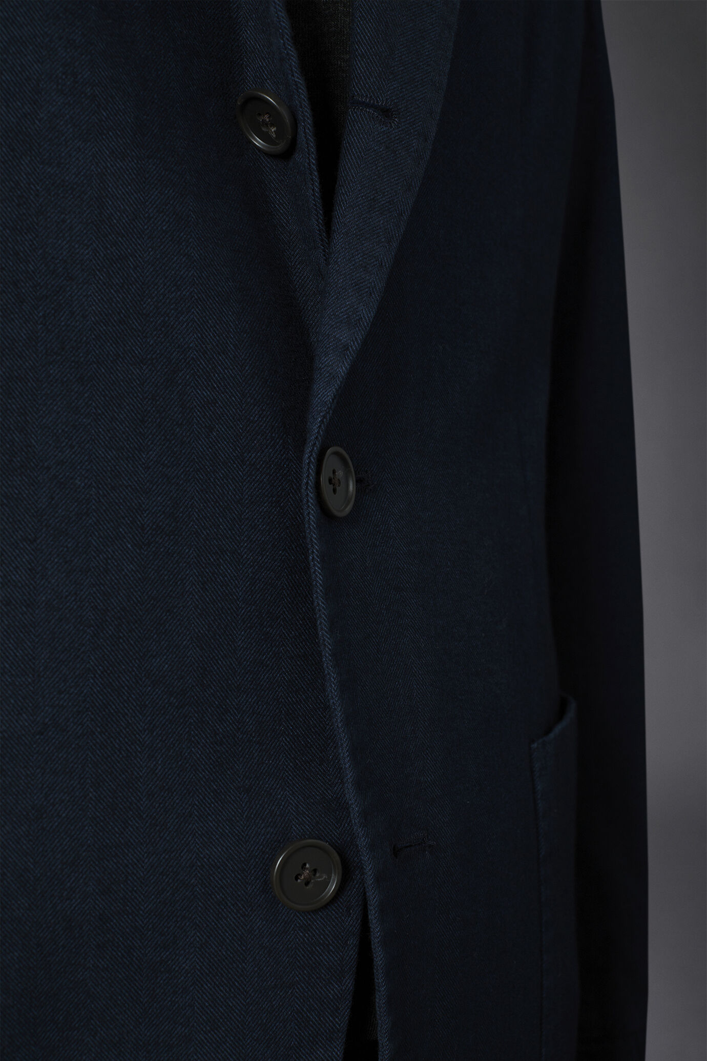 Men's single-breasted jacket in washed fabric with herringbone design regular fit image number 4