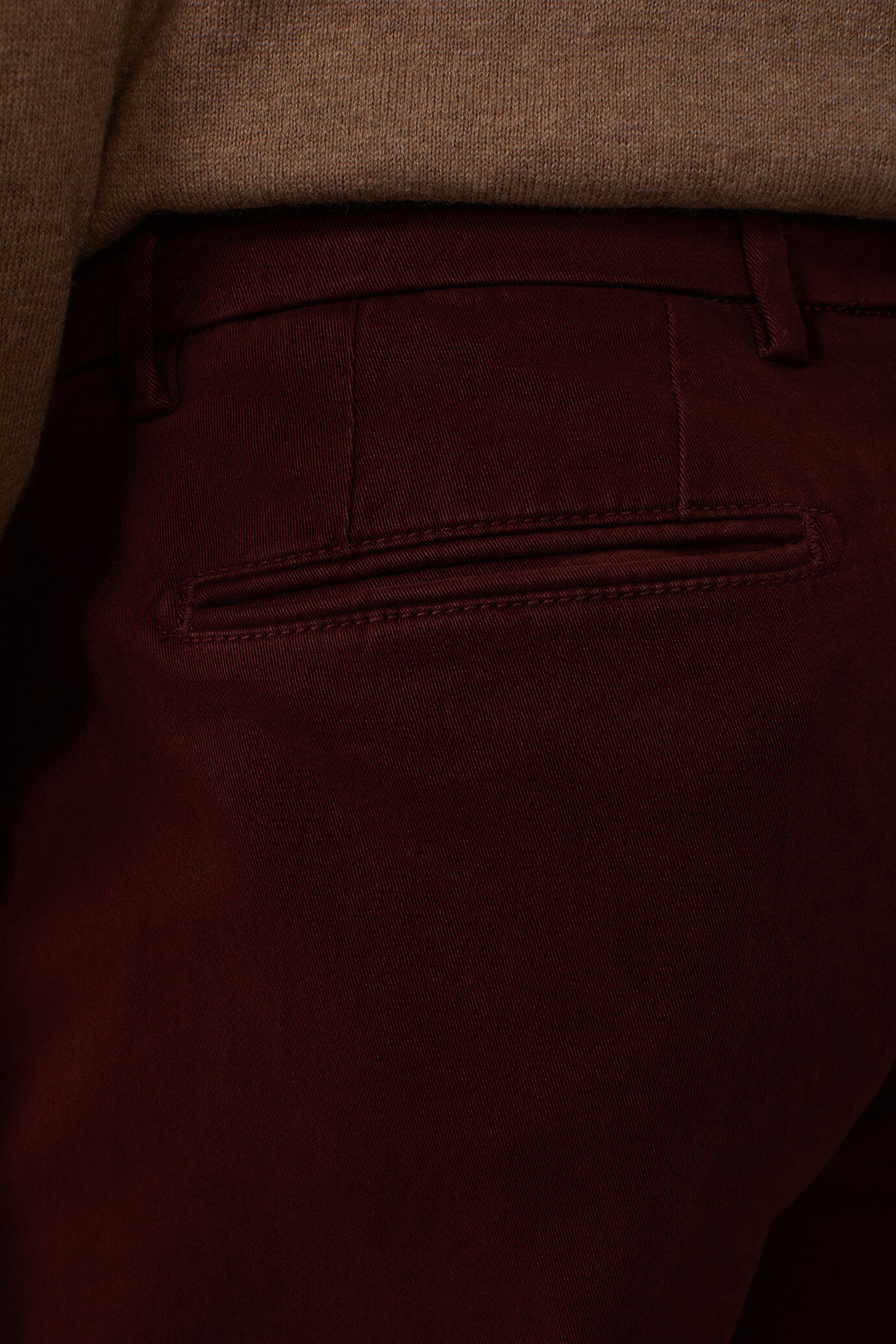 Classic men's chinos in regular fit with stretch twill construction image number 3