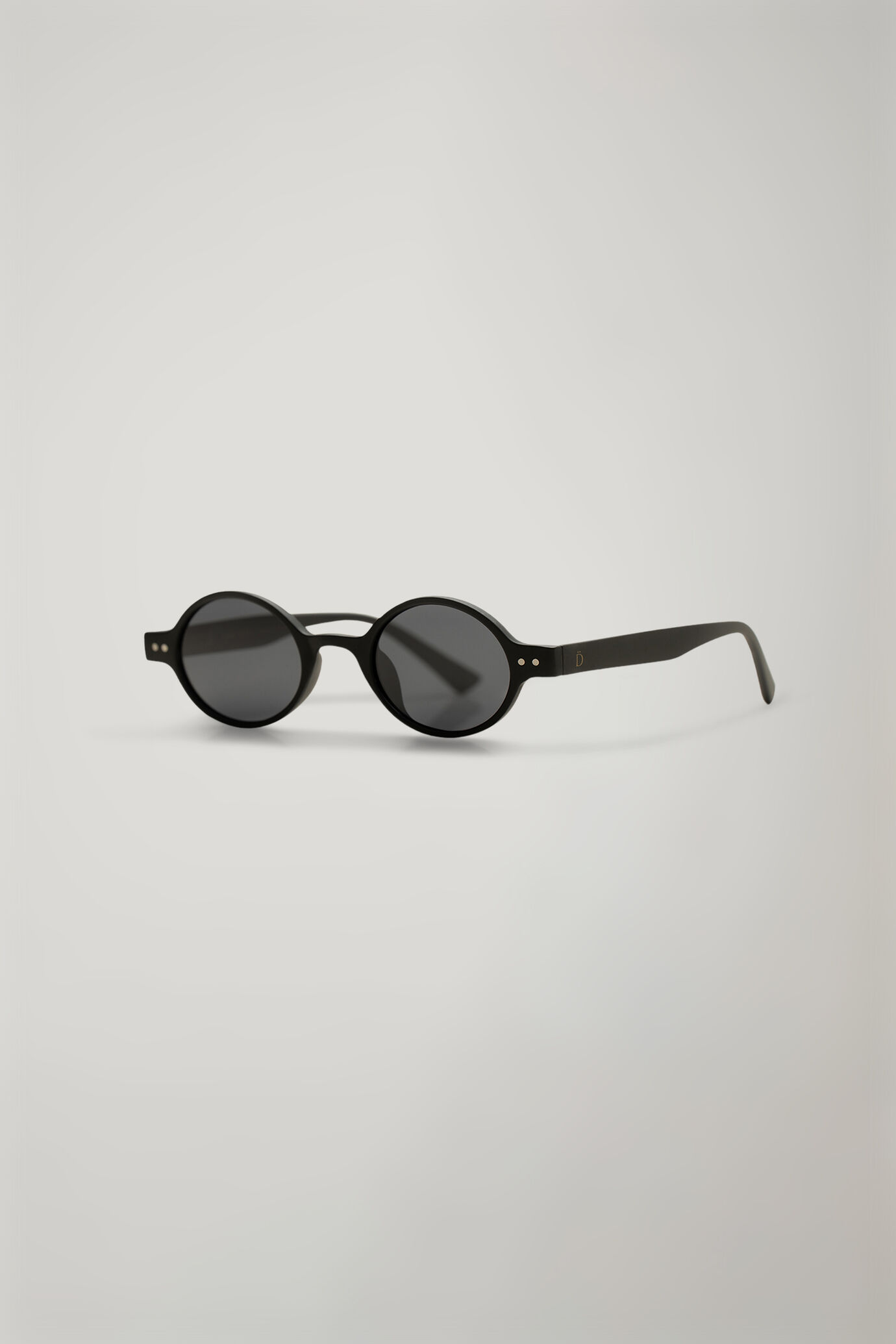 Men's sunglasses oval lenses image number 2