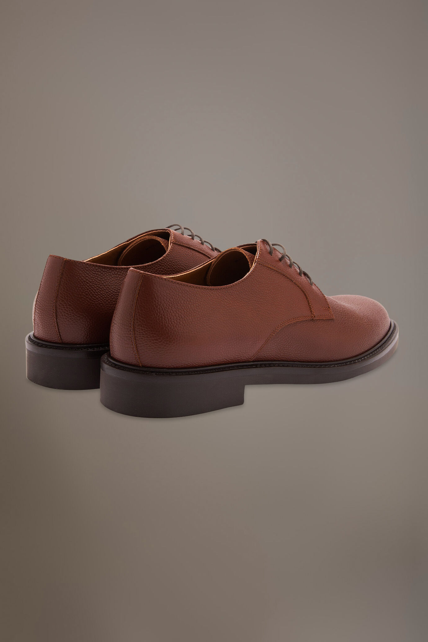 Scarpa derby uomo in 100% pelle tamburata image number 4