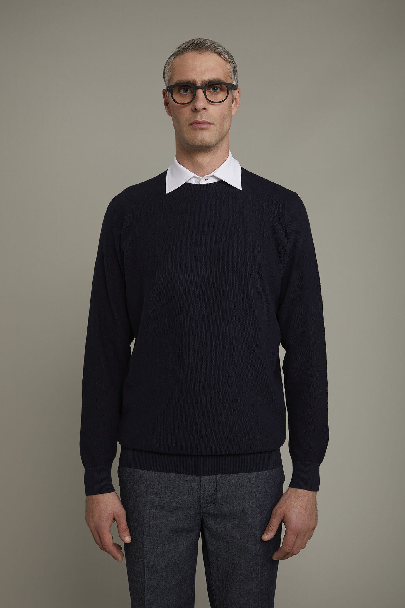 Herren-Raglanpullover mit Rundhalsausschnitt aus 100 % Baumwolle in normaler Passform image number 2