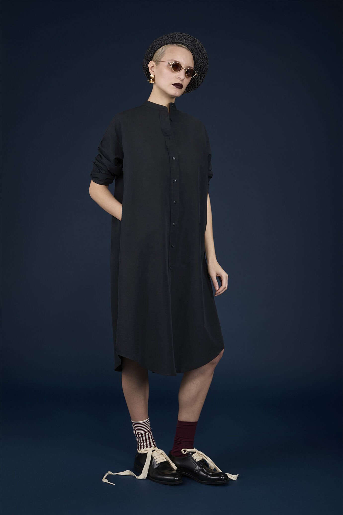 Midi-Hemdblusenkleid mit langen Ärmeln und koreanischem Kragen image number 0