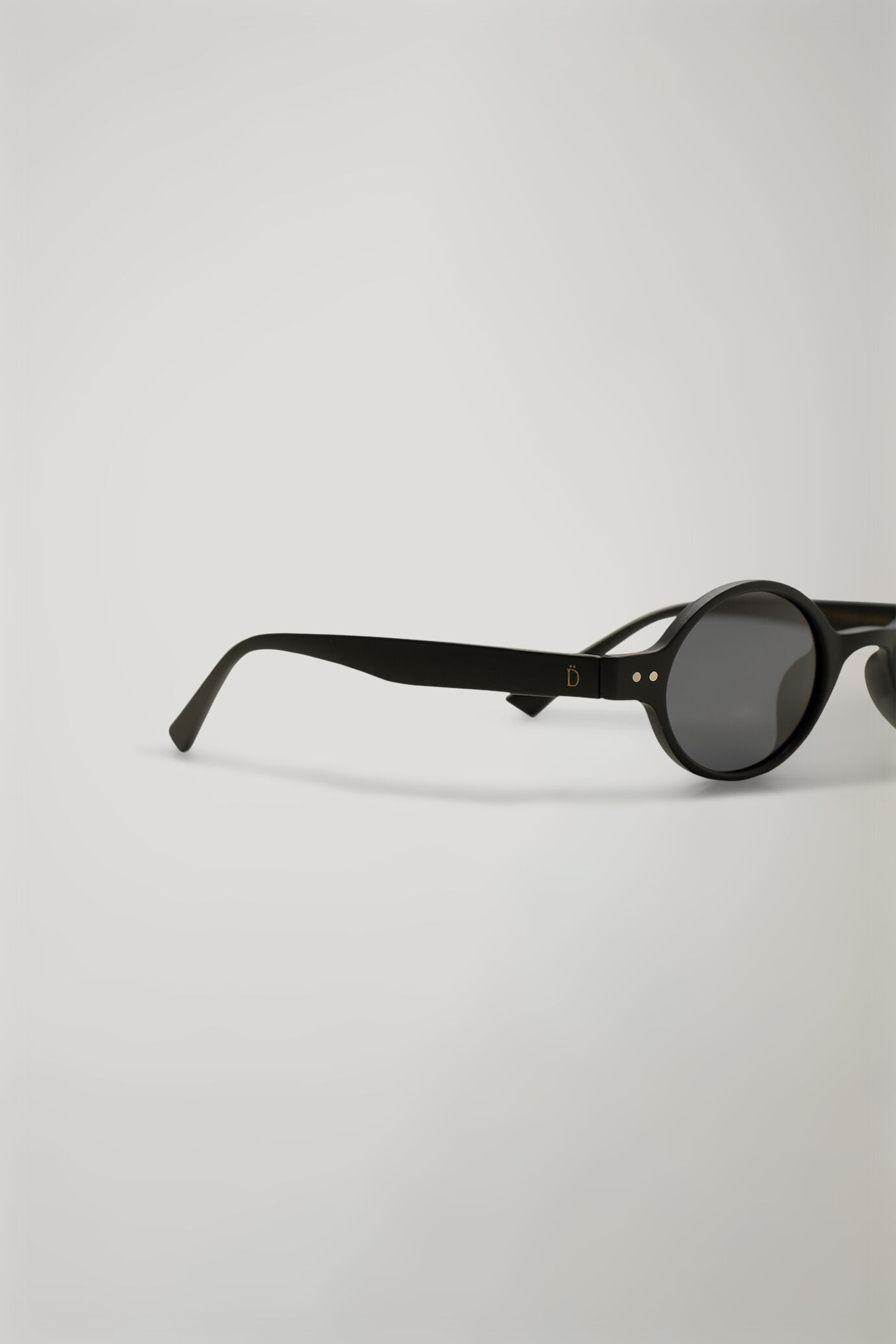 Men's sunglasses oval lenses image number 3