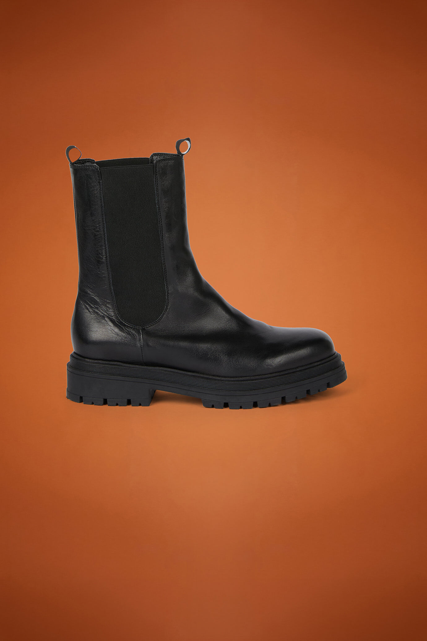 Women's Chelsea boots in 100% genuine leather with rubber soles image number 0