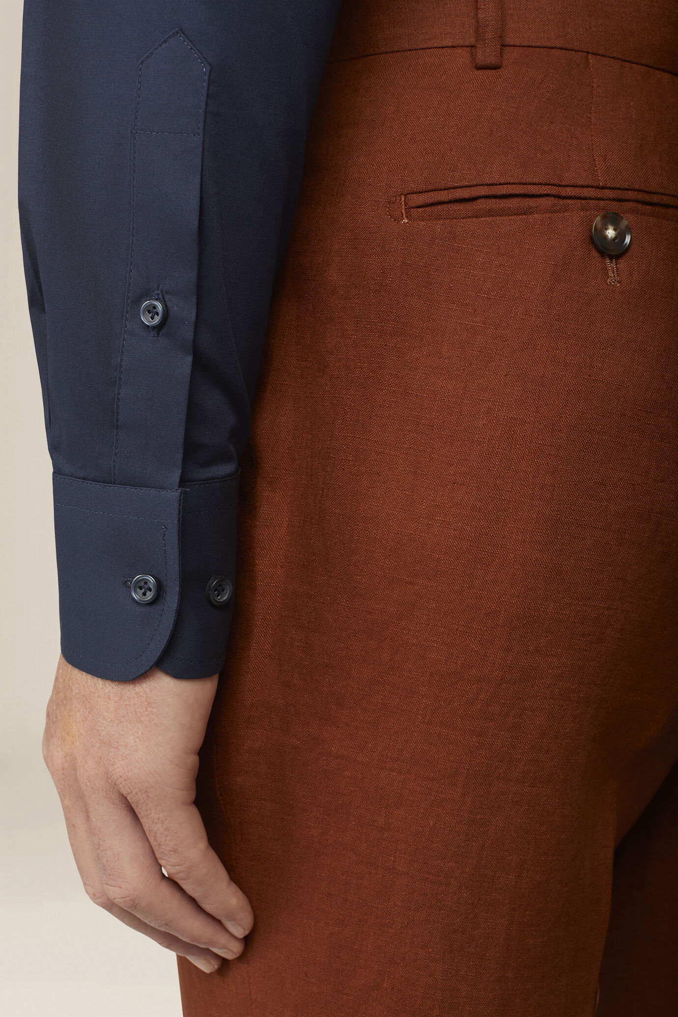 Camicia classica collo francese uomo 100% cotone tinta unita fiammato image number 3