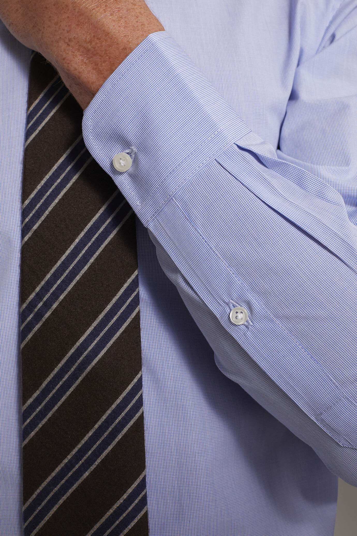 Camicia classica collo francese slim fit tessuto microcheck image number 2