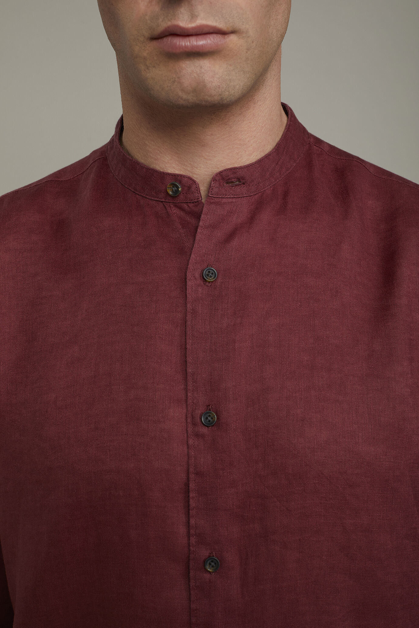 Herren-Freizeithemd mit koreanischem Kragen aus 100 % Leinen in bequemer Passform image number 3