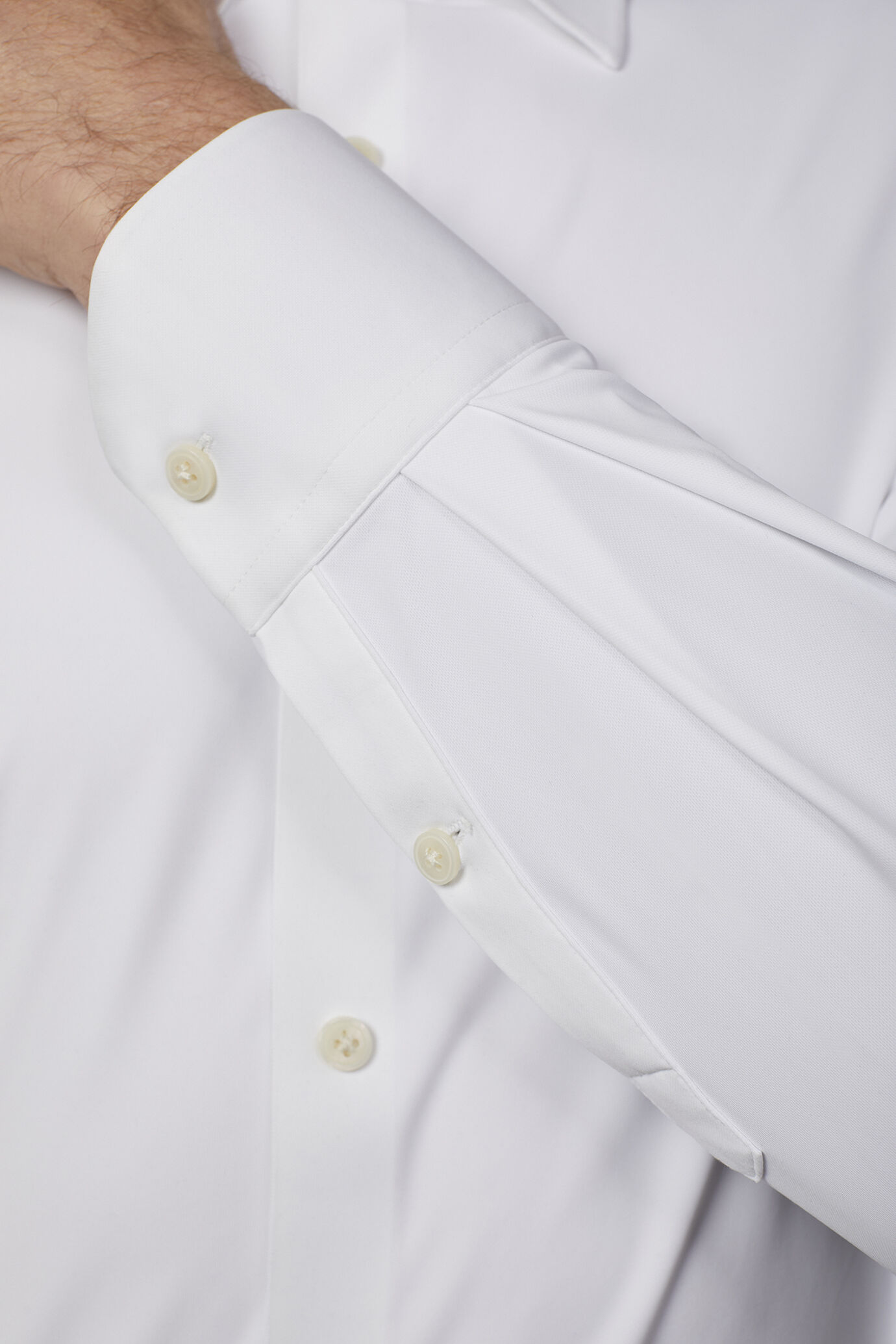 Camicia uomo termosaldata con collo classico tessuto in nylon tinta unita regular fit image number 3