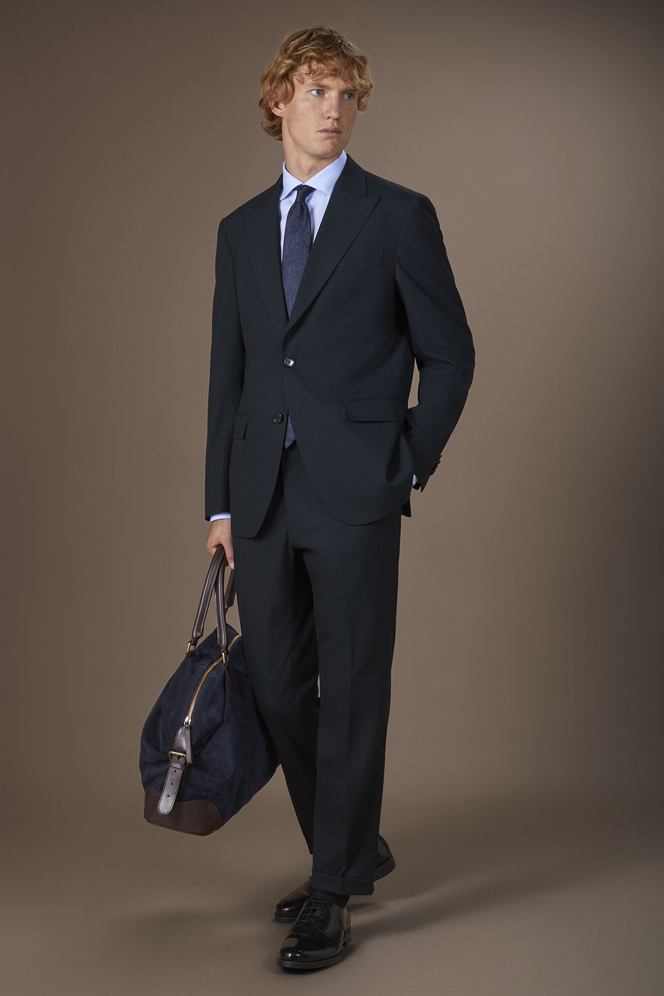 Men's regular fit single-breasted suit in plain fabric