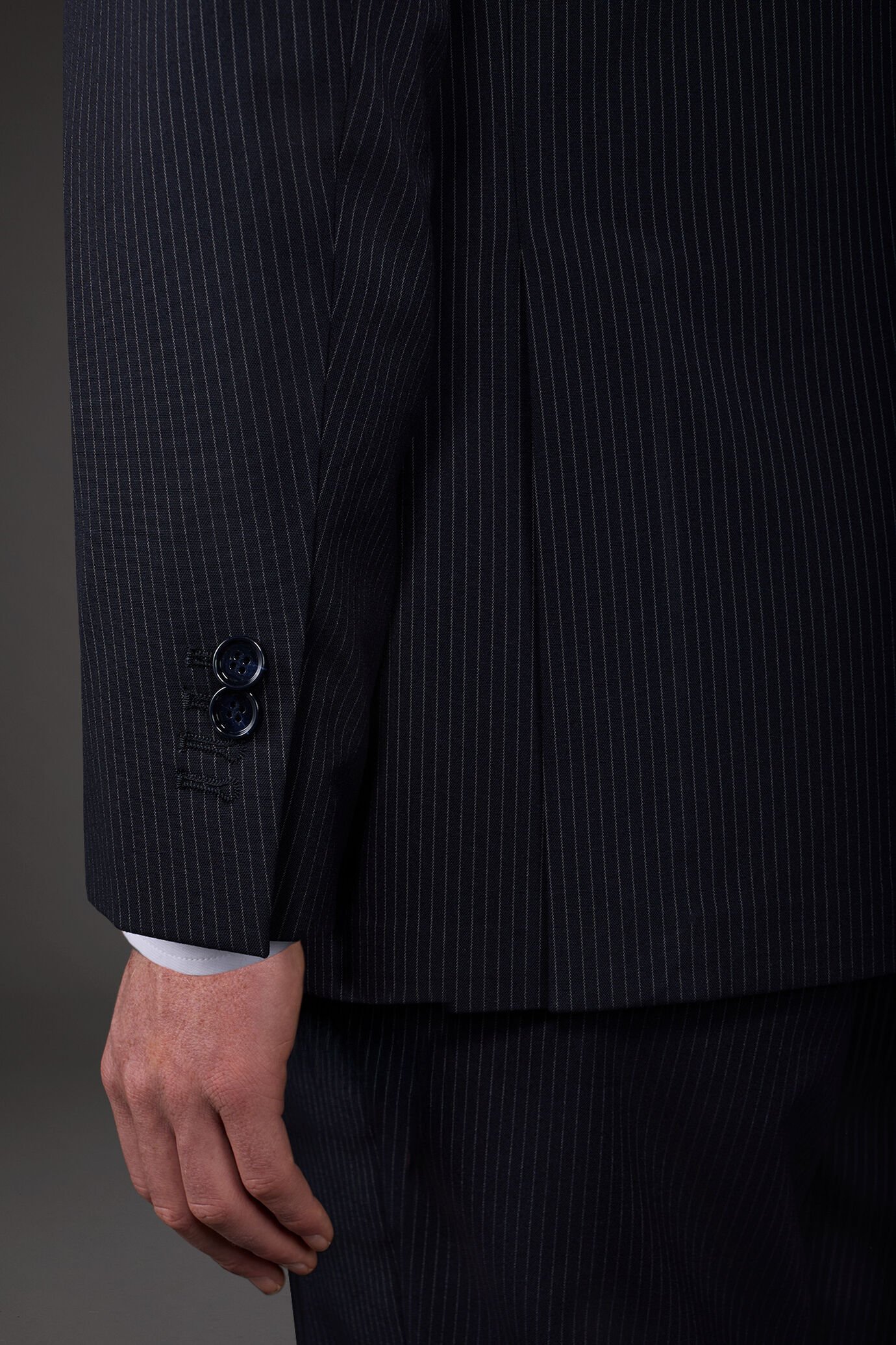 Single-breasted men's suit with flat front trousers in a pinstripe fabric image number 3