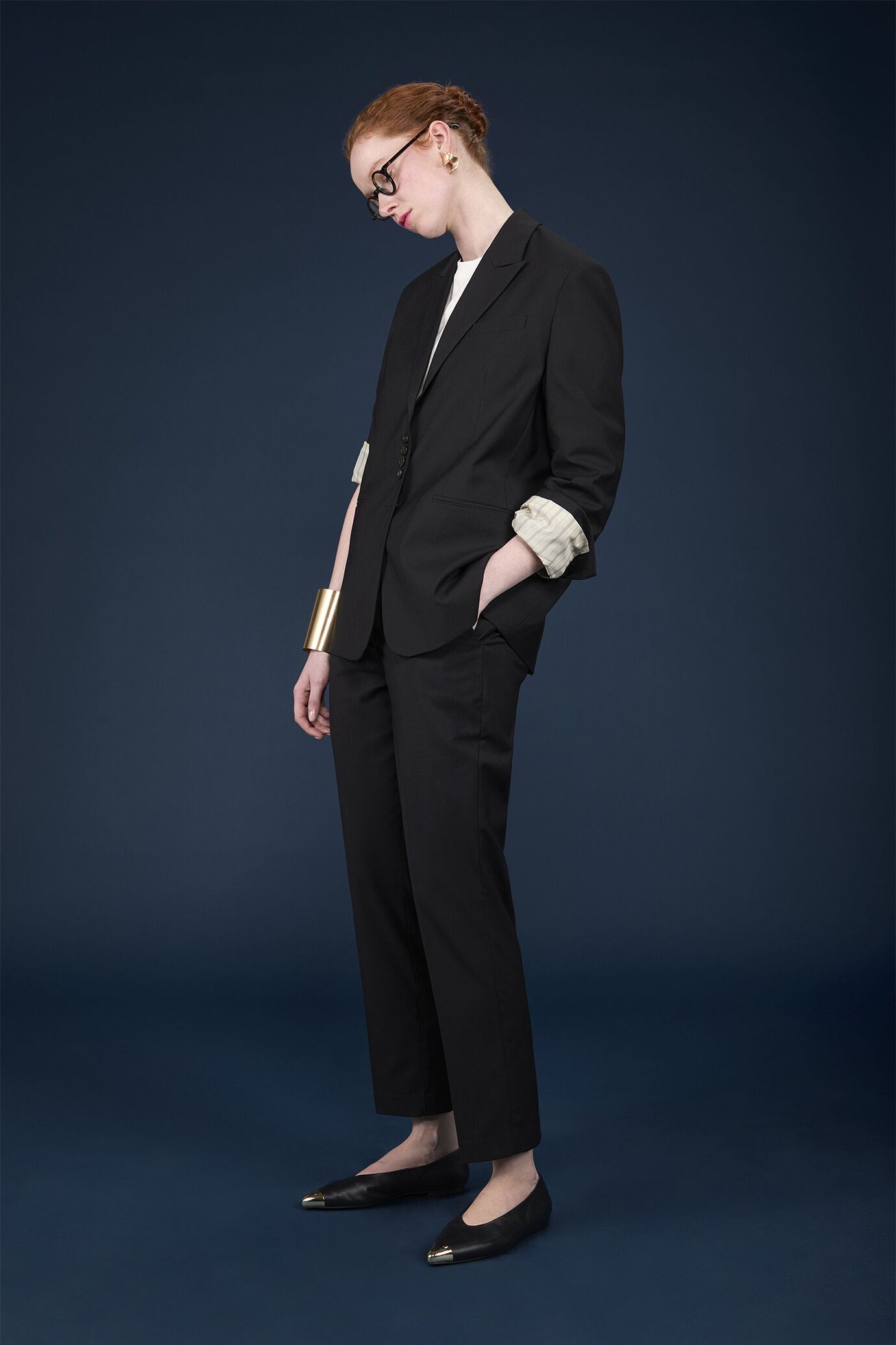 Veste habillée pour femme, modèle à simple boutonnage avec revers en pointe image number 0