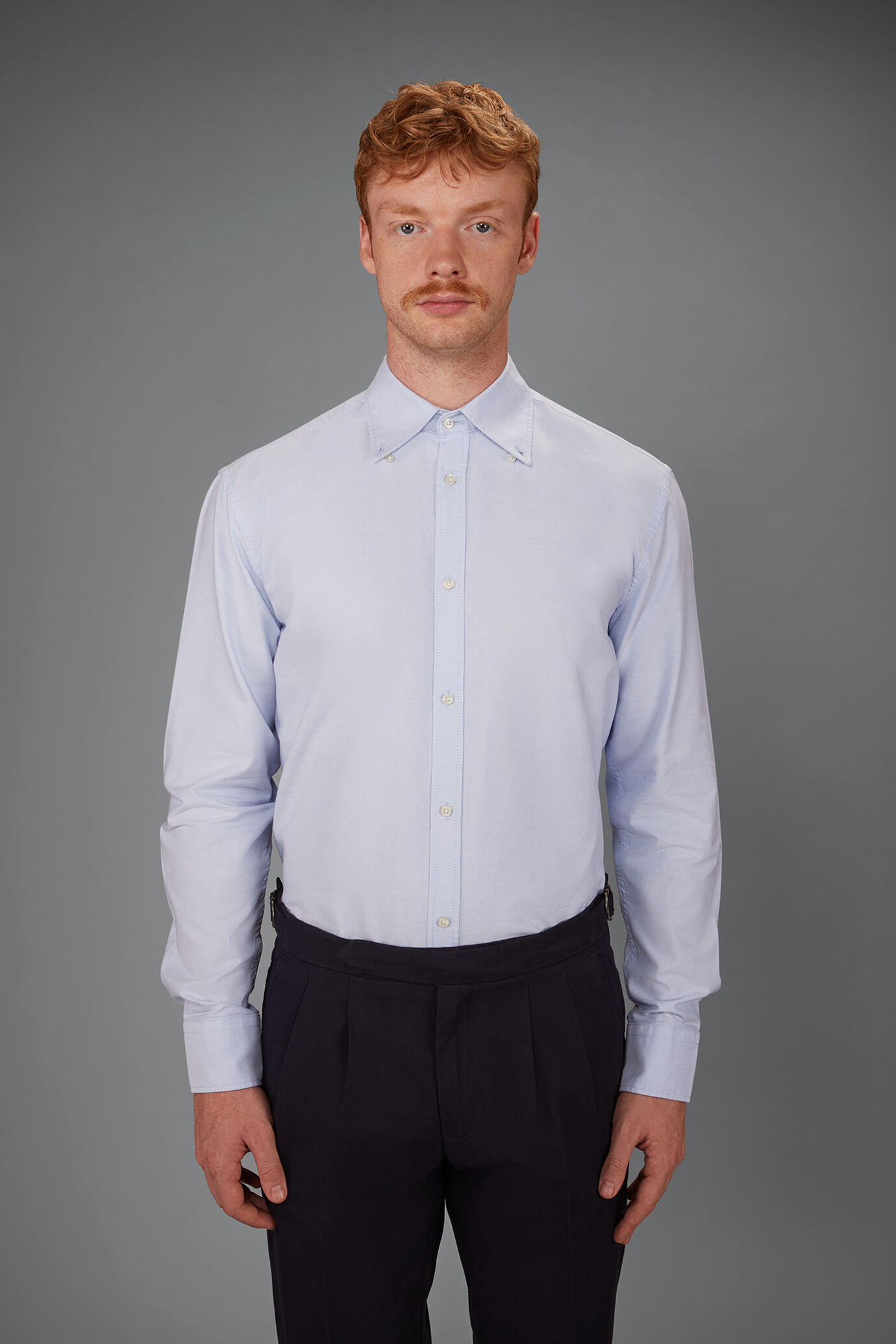 Men&rsquo;s 100% cotton Oxford button-down shirt image number 1