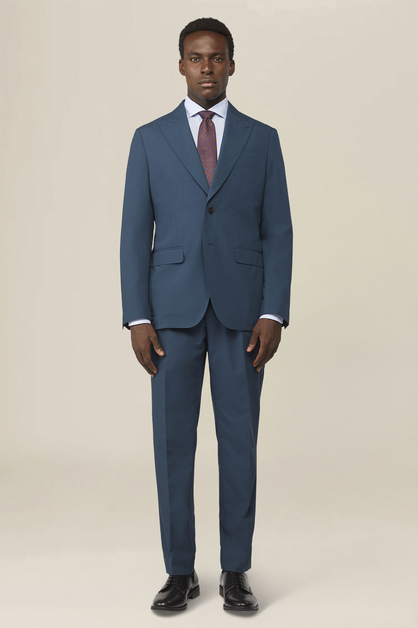 Costume homme uni avec veste &agrave; col en pointe, coupe classique image number 1