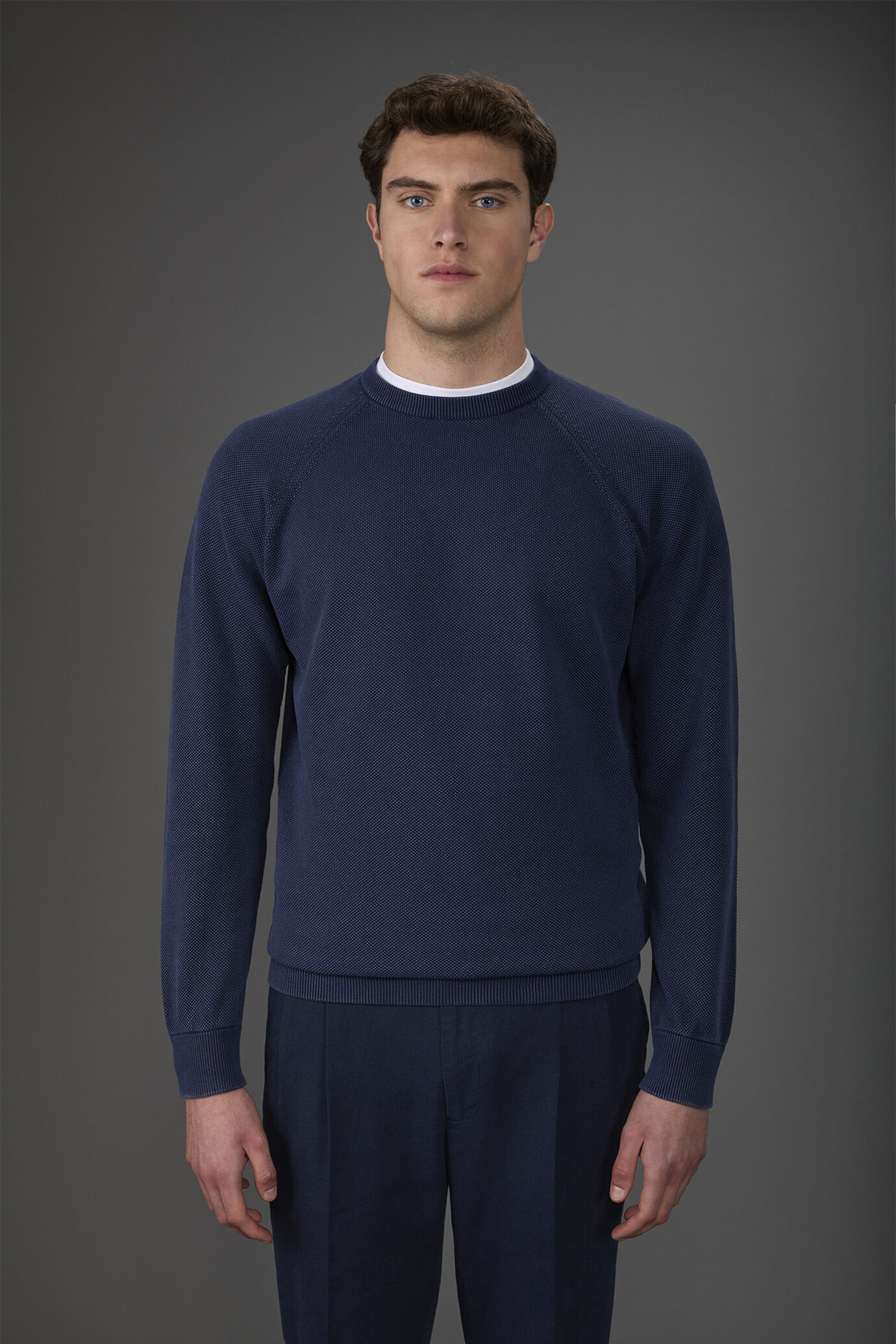 Maglia uomo girocollo puro cotone con maniche raglan image number 1