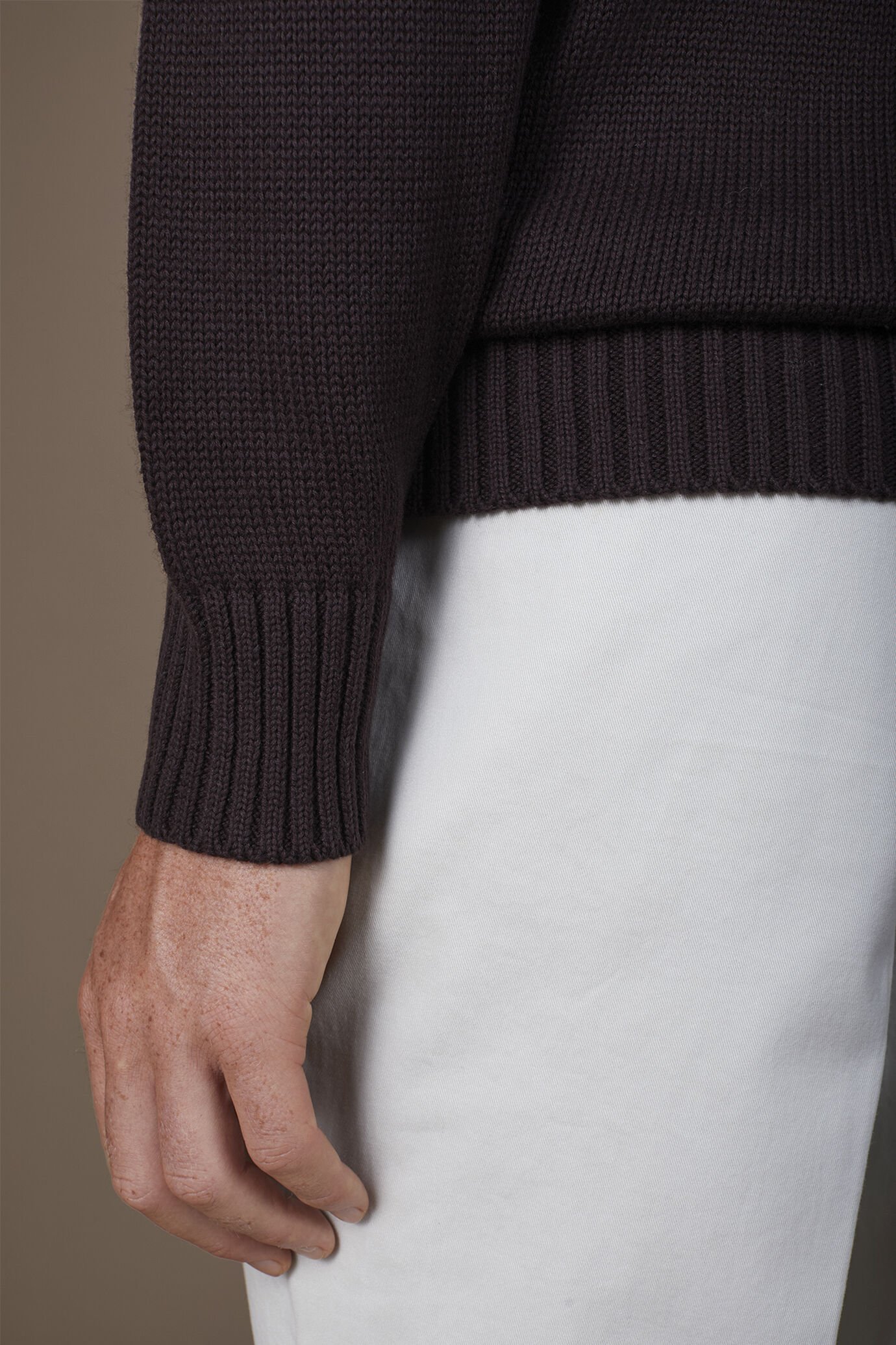Men's crew neck ribbed knit sweater regular fit. image number 3