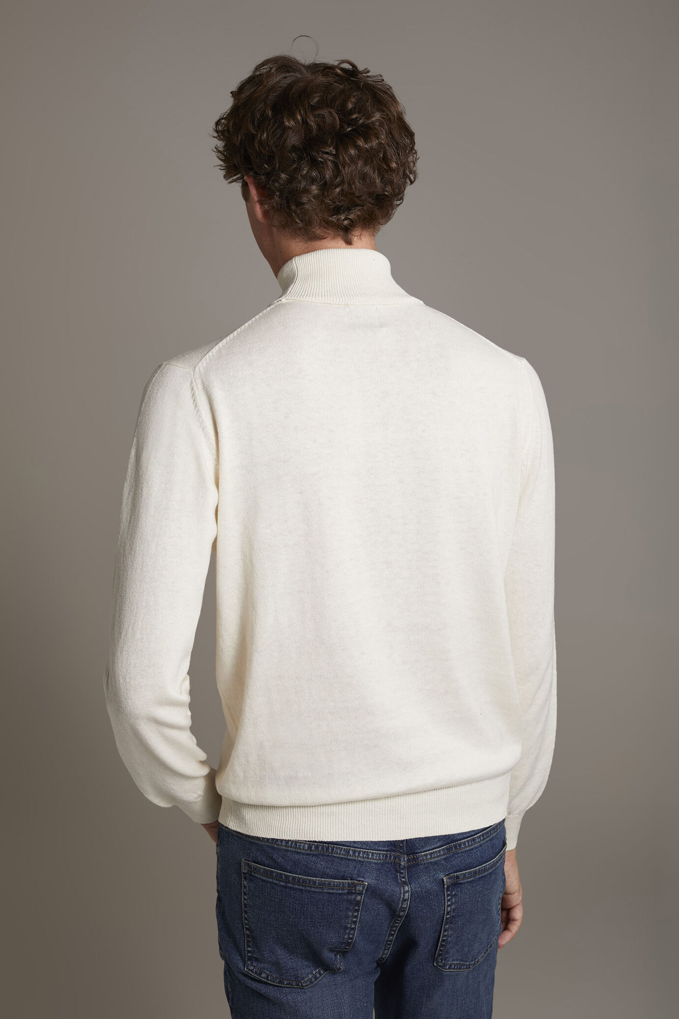 Maglia dolcevita misto lana image number 3