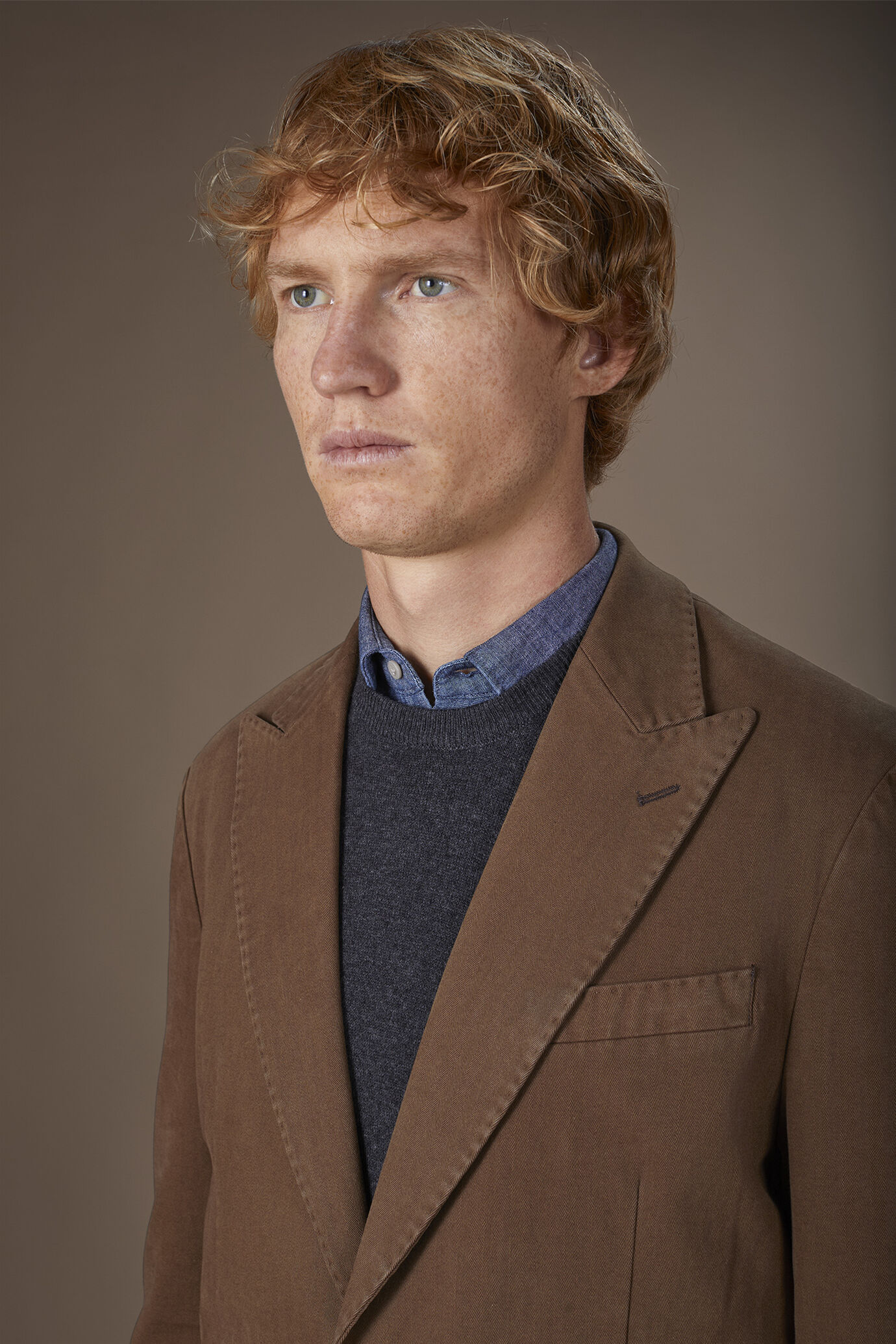 Single-breasted garment-dyed men’s jacket with peak lapel, regular fit image number 2