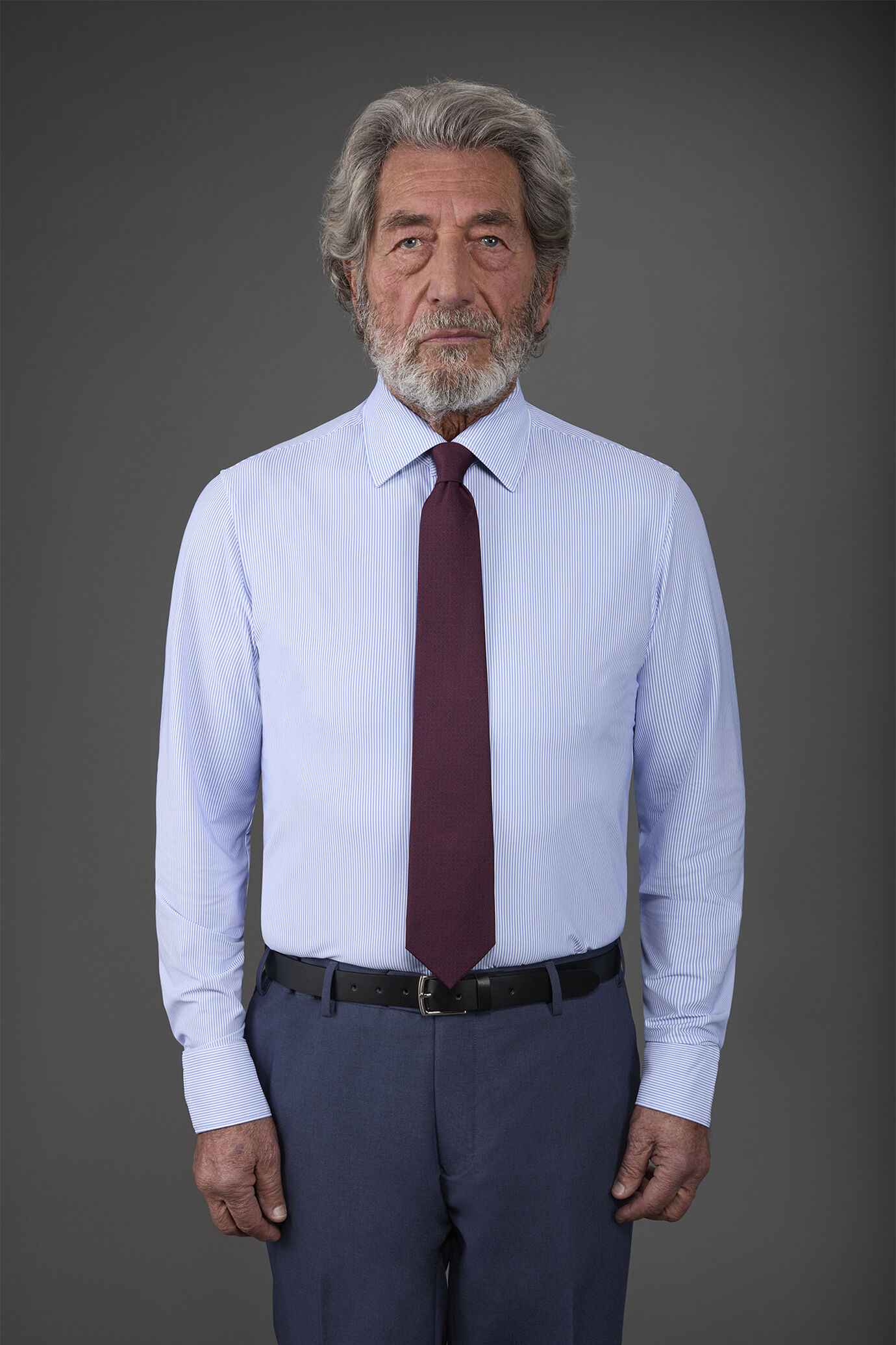 Camicia da uomo con colletto classico a righe in tessuto di nylon elasticizzato con costruzione twill image number 0