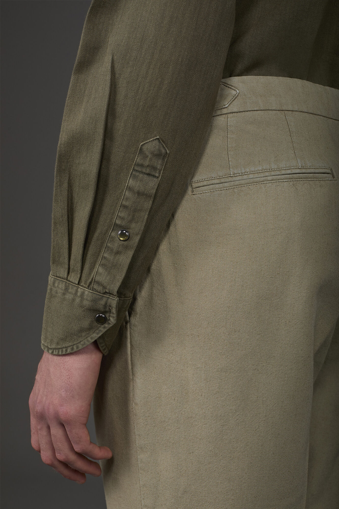 Camicia uomo casual collo classico tessuto chambray image number 3