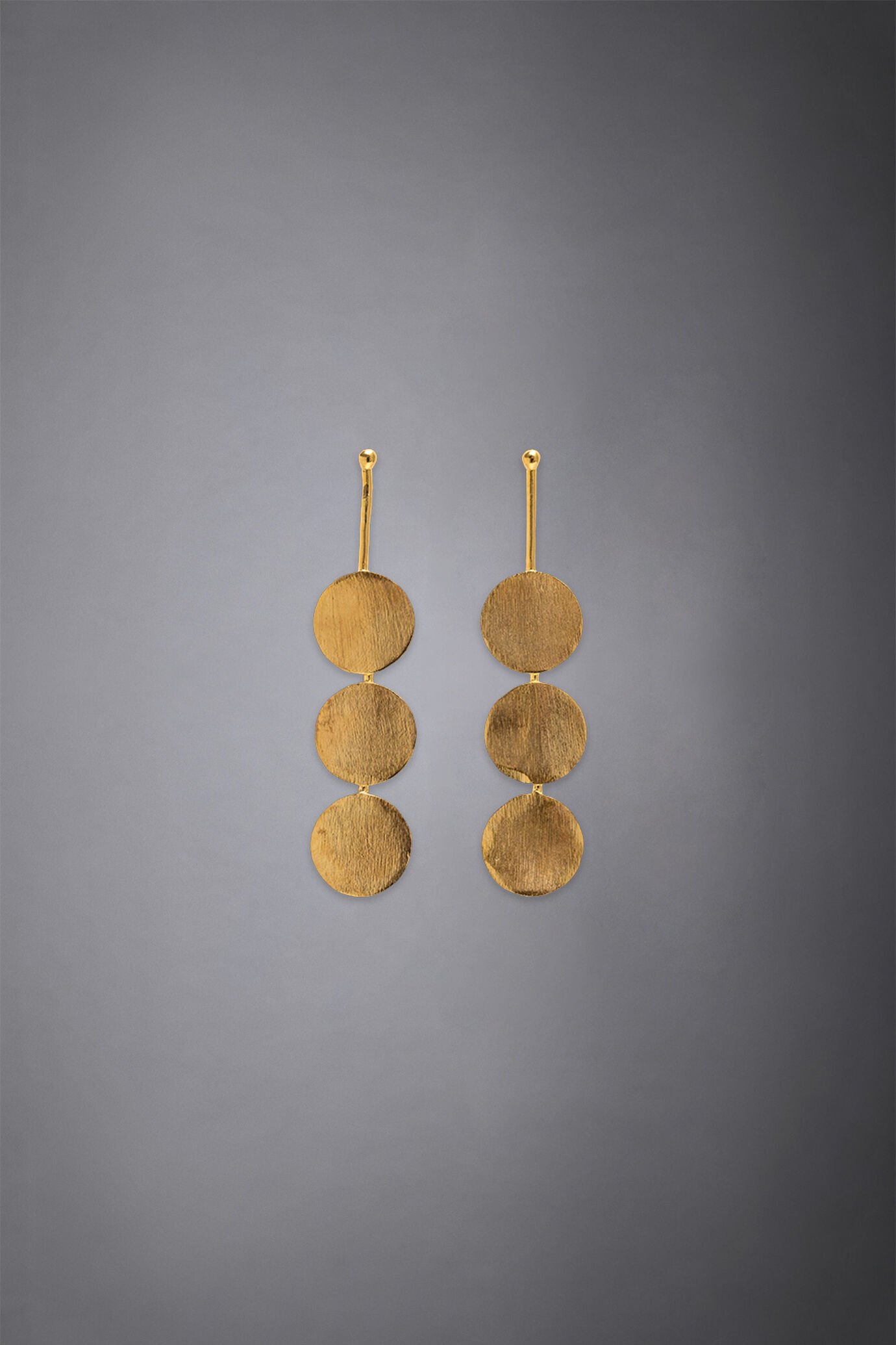 Women's earrings made of brass