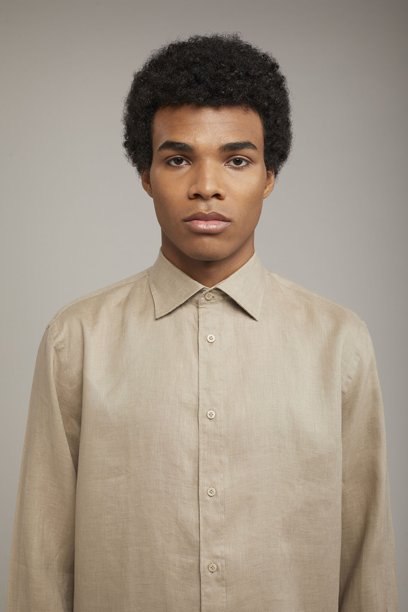 Herren-Freizeithemd mit klassischem Kragen aus 100 % Leinen in bequemer Passform image number 3