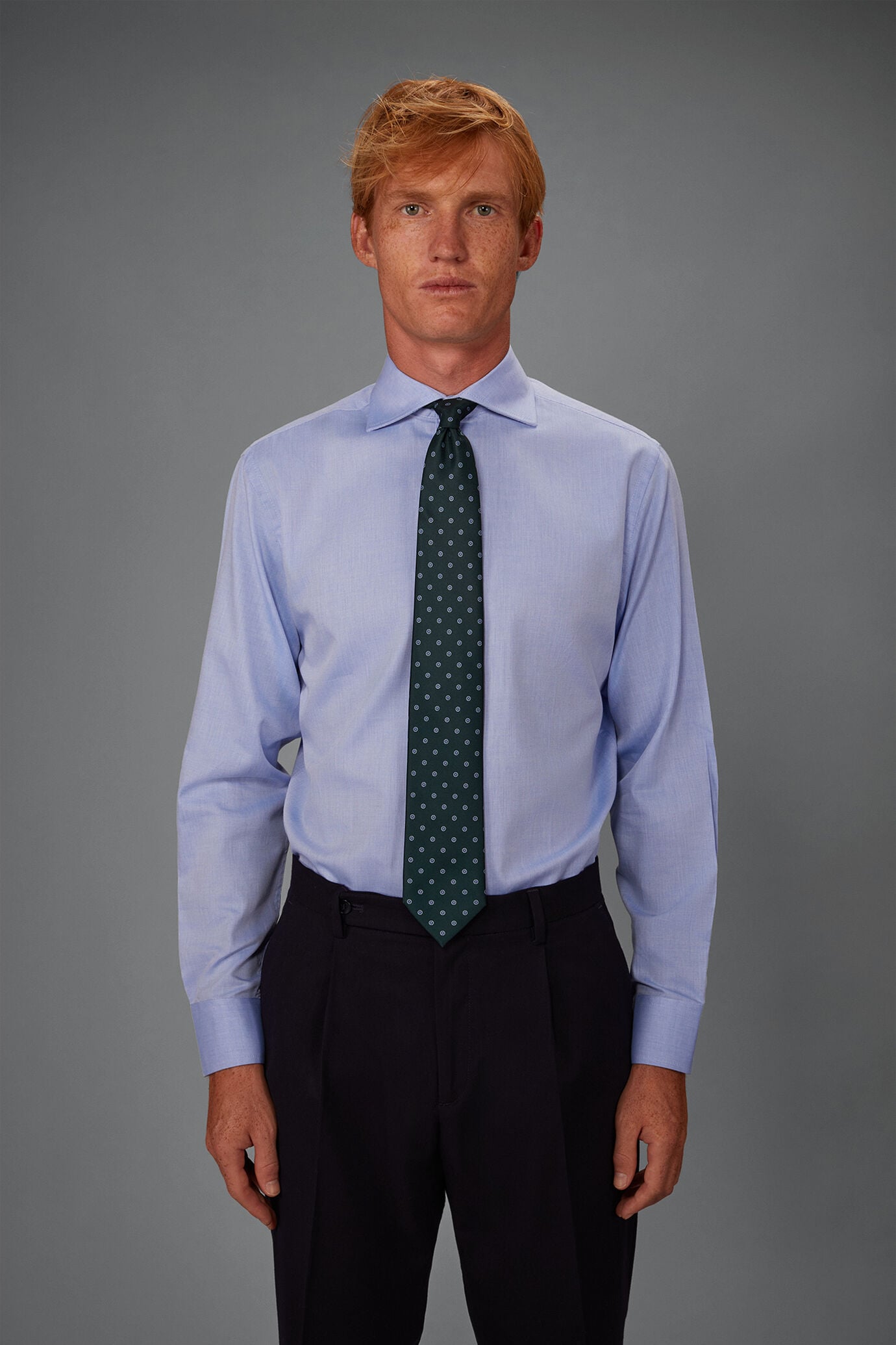 Camicia classica uomo 100% cotone collo francese tinta unita twill image number 1