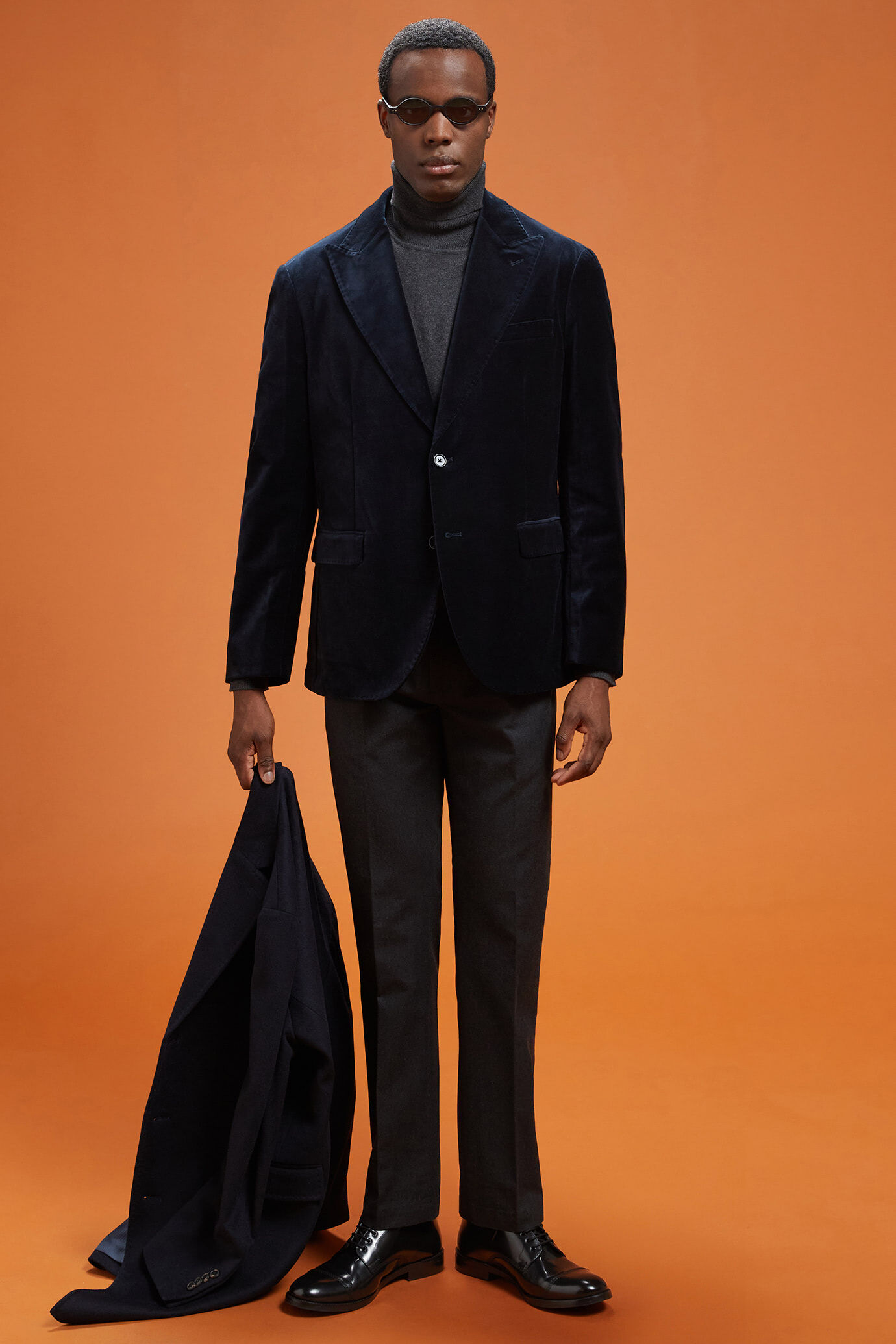 Giacca uomo monopetto con collo a lancia in velluto di cotone regular fit image number 1