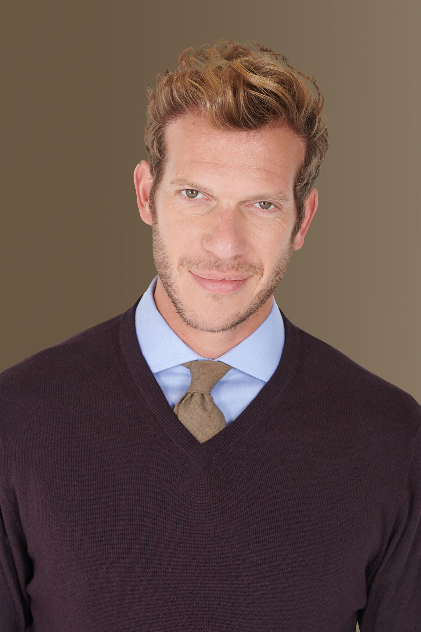 Maglia scollo a "v" misto lana e cotone image number 2