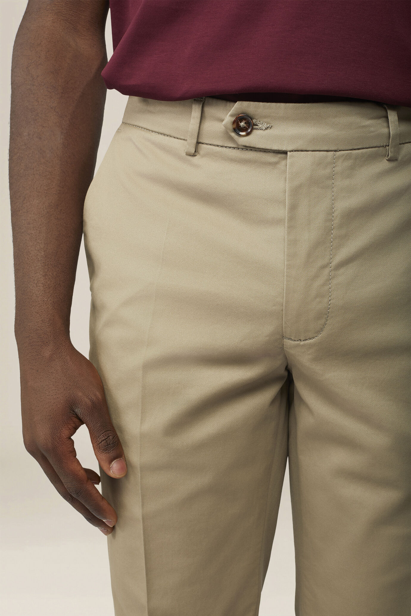 Klassische Chino-Hose f&uuml;r Herren in regul&auml;rer Passform