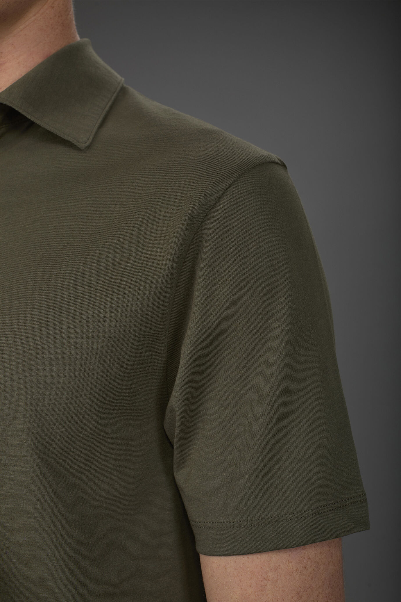 Polo homme, manches courtes, en jersey 100% coton image number 3